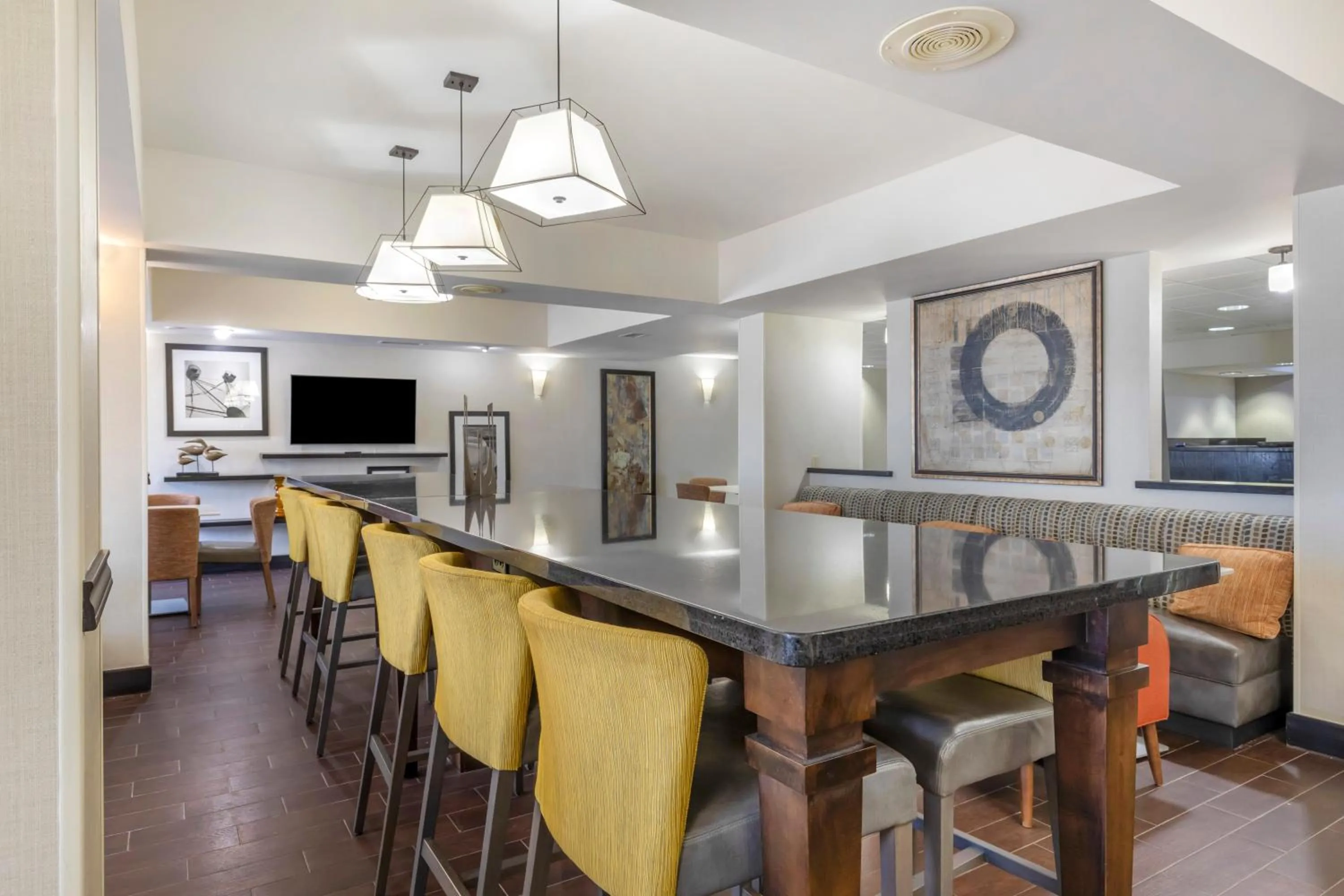 Dining area in Comfort Inn Plano-Dallas