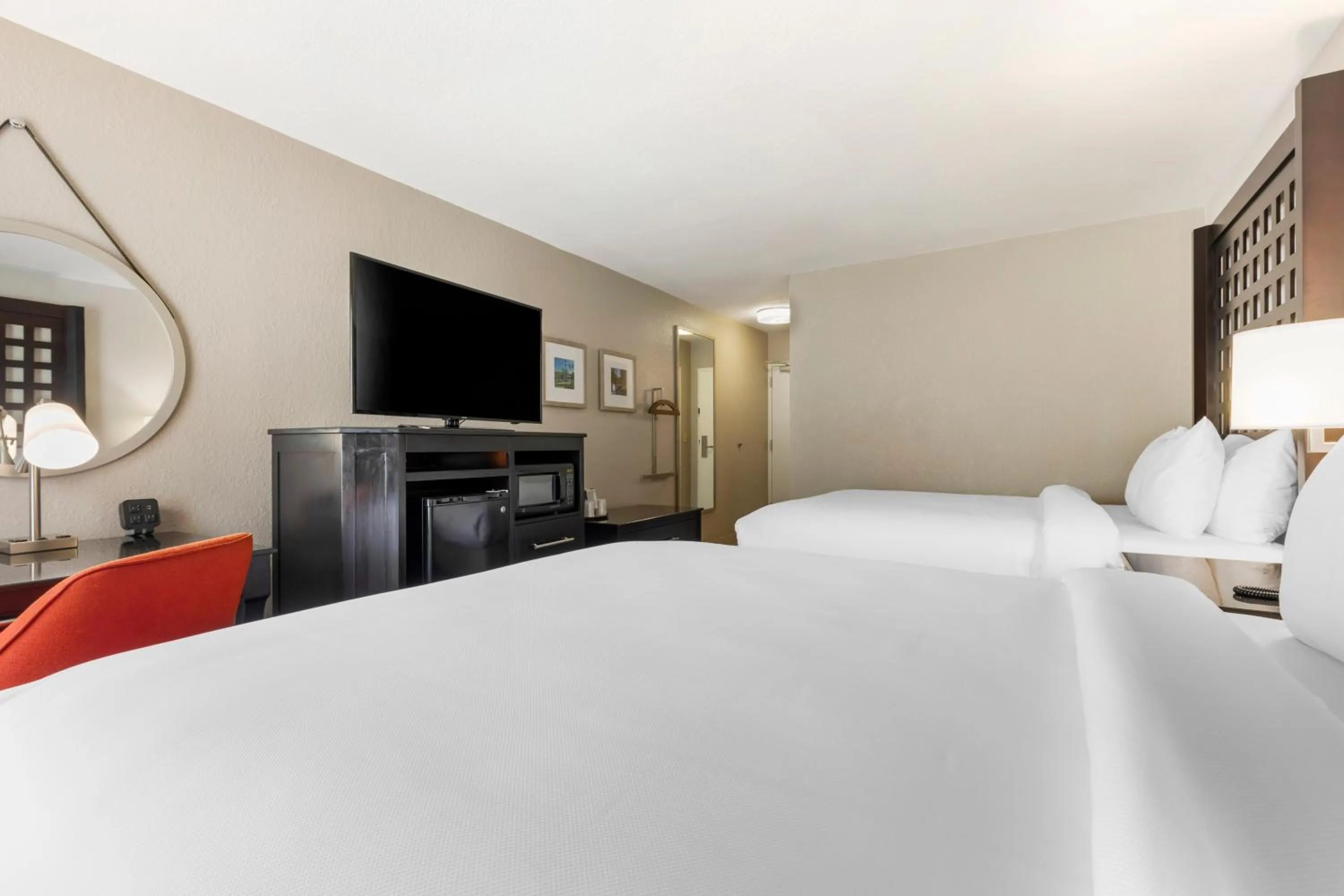 Bedroom, Bed in Comfort Inn Plano-Dallas