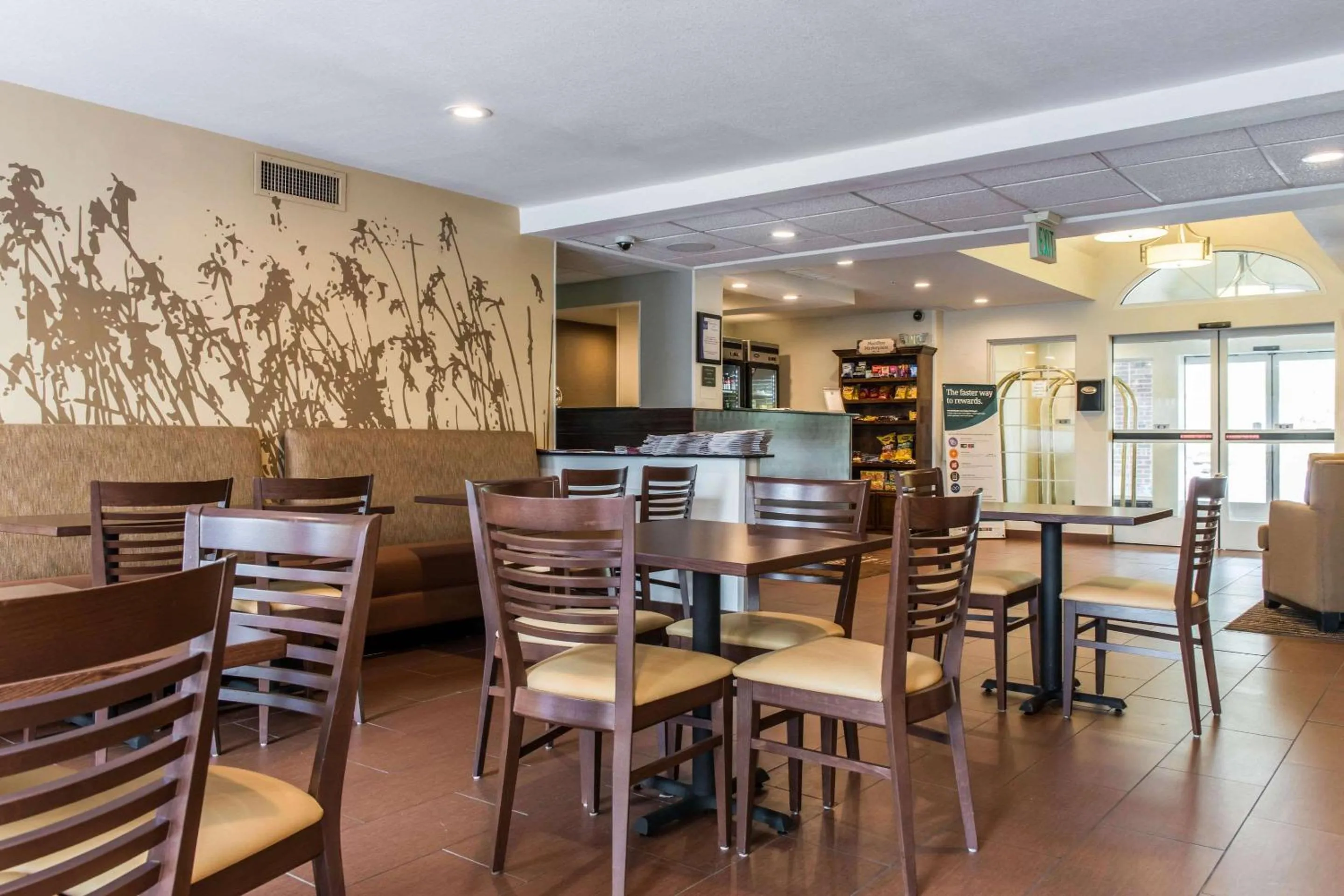 Restaurant/places to eat in Sleep Inn & Suites Pittsburgh Airport
