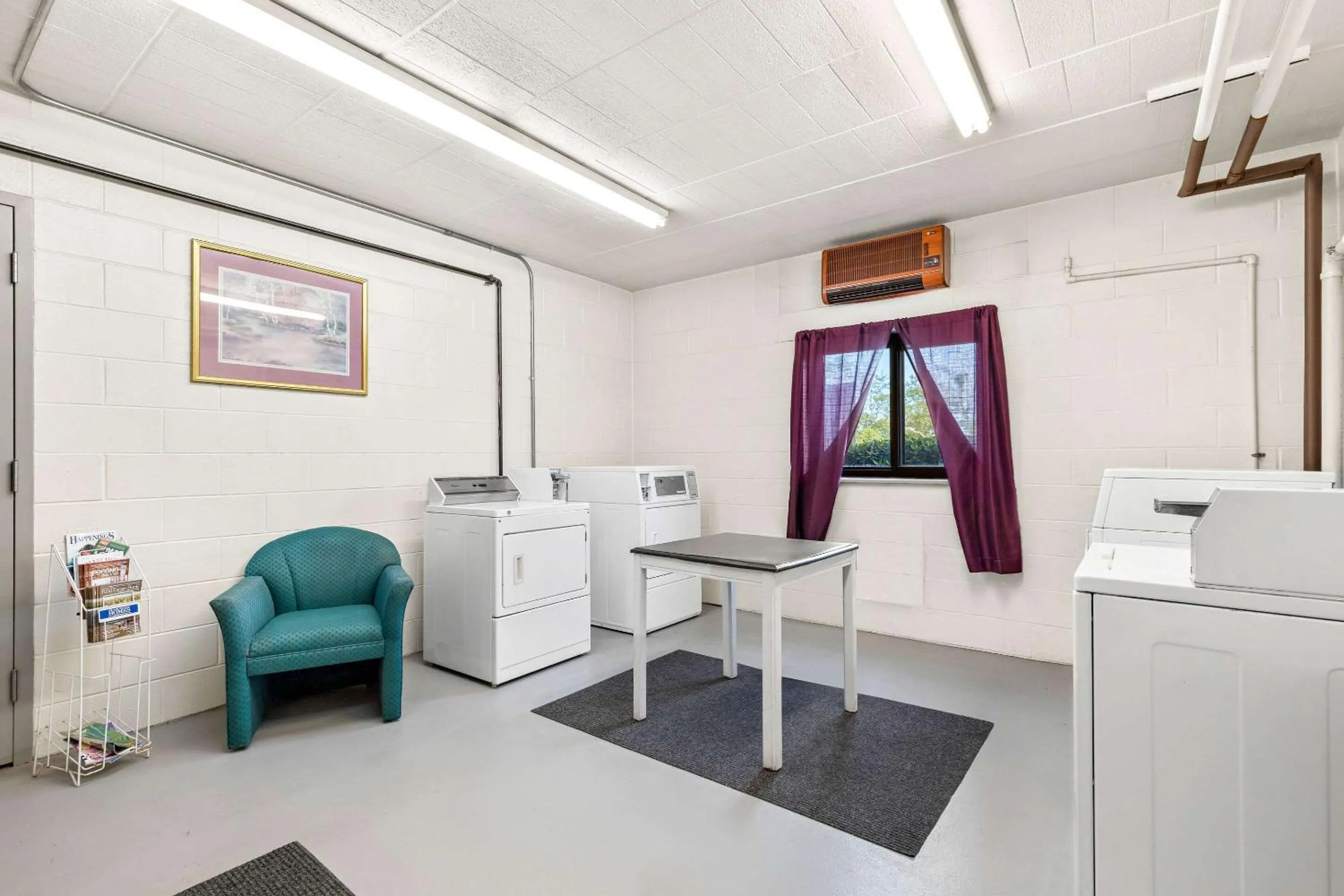 laundry in Comfort Inn Pocono Lakes Region