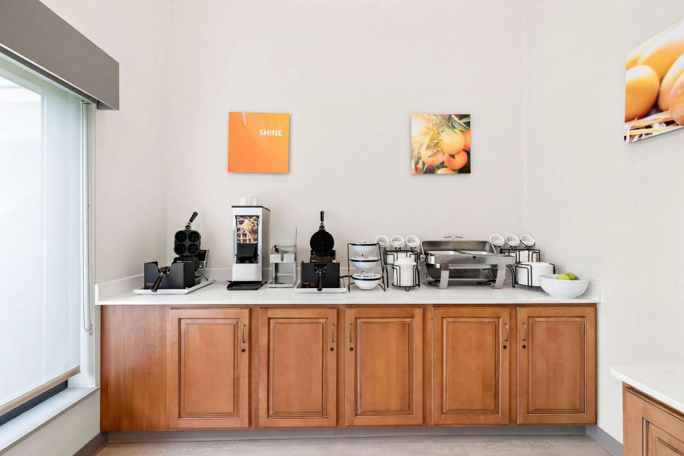 Breakfast in Comfort Inn Pocono Lakes Region