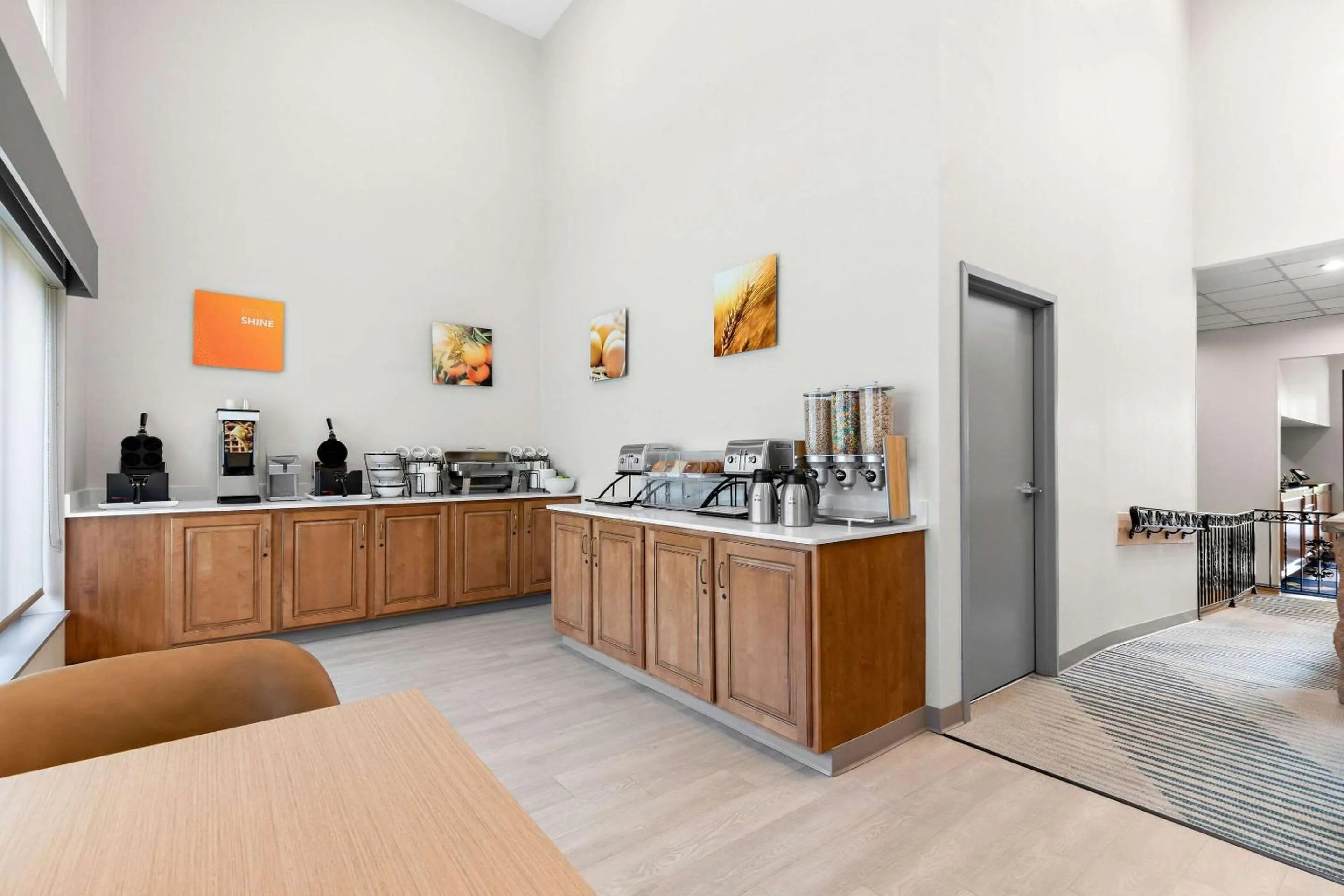 Breakfast in Comfort Inn Pocono Lakes Region