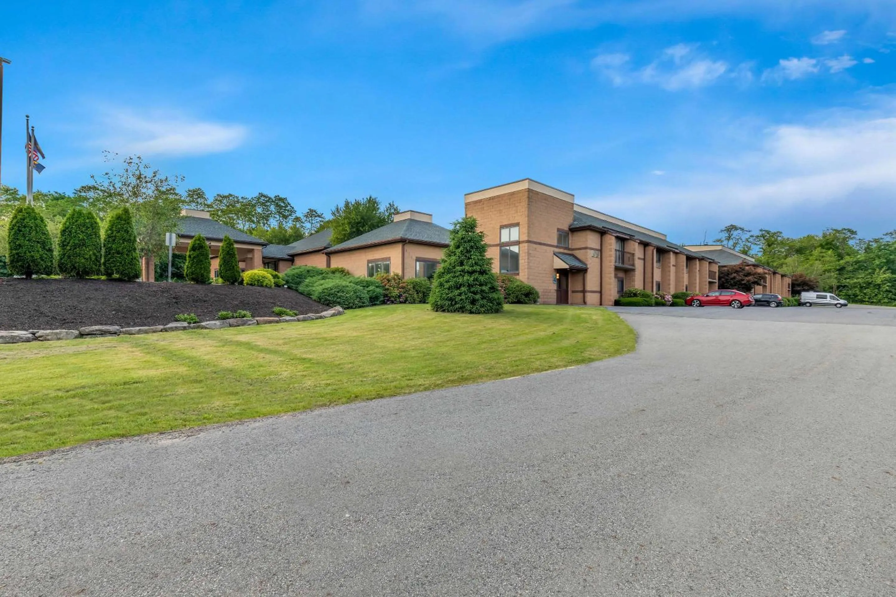 Property building in Comfort Inn Pocono Lakes Region