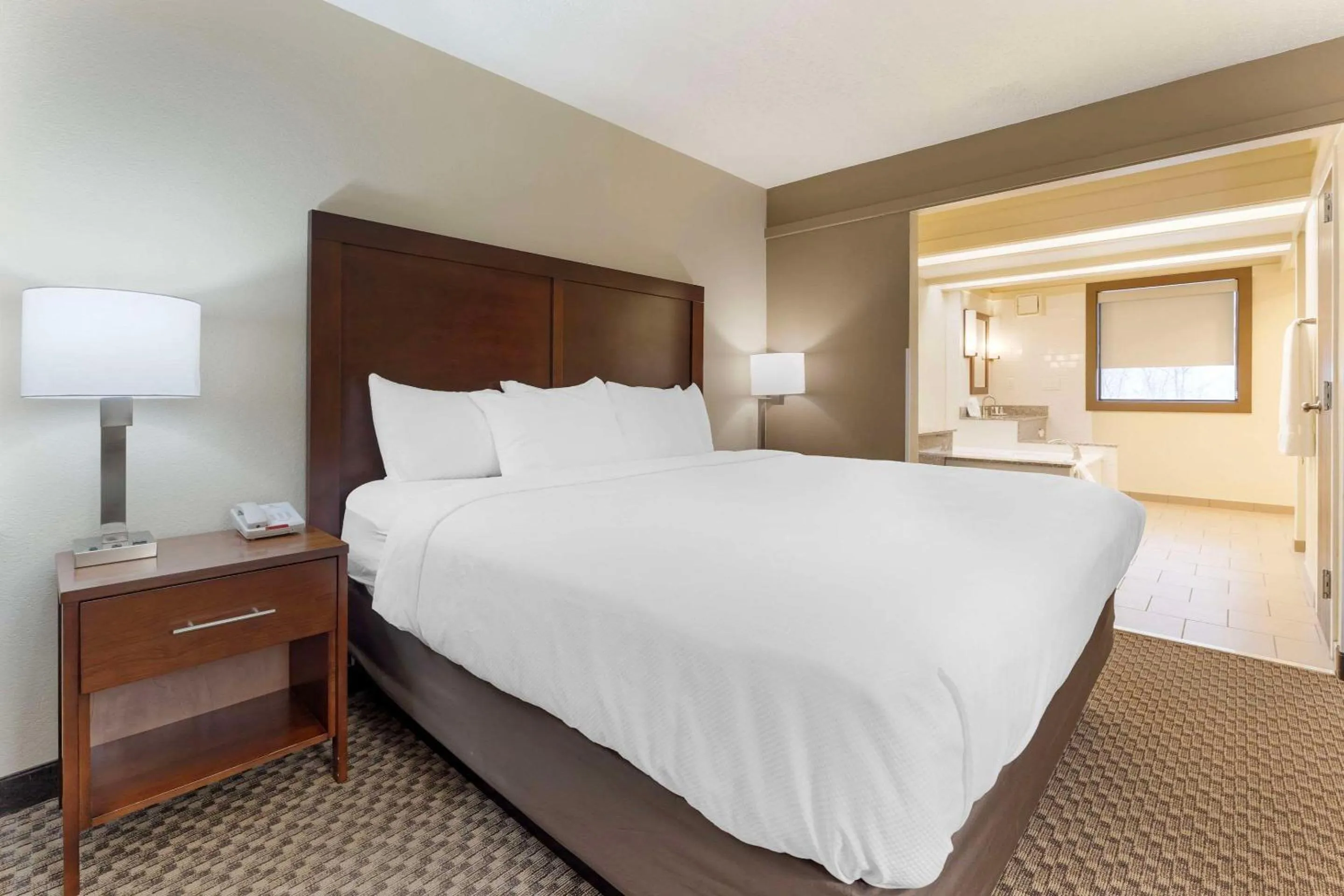 Bedroom, Bed in Comfort Inn & Suites