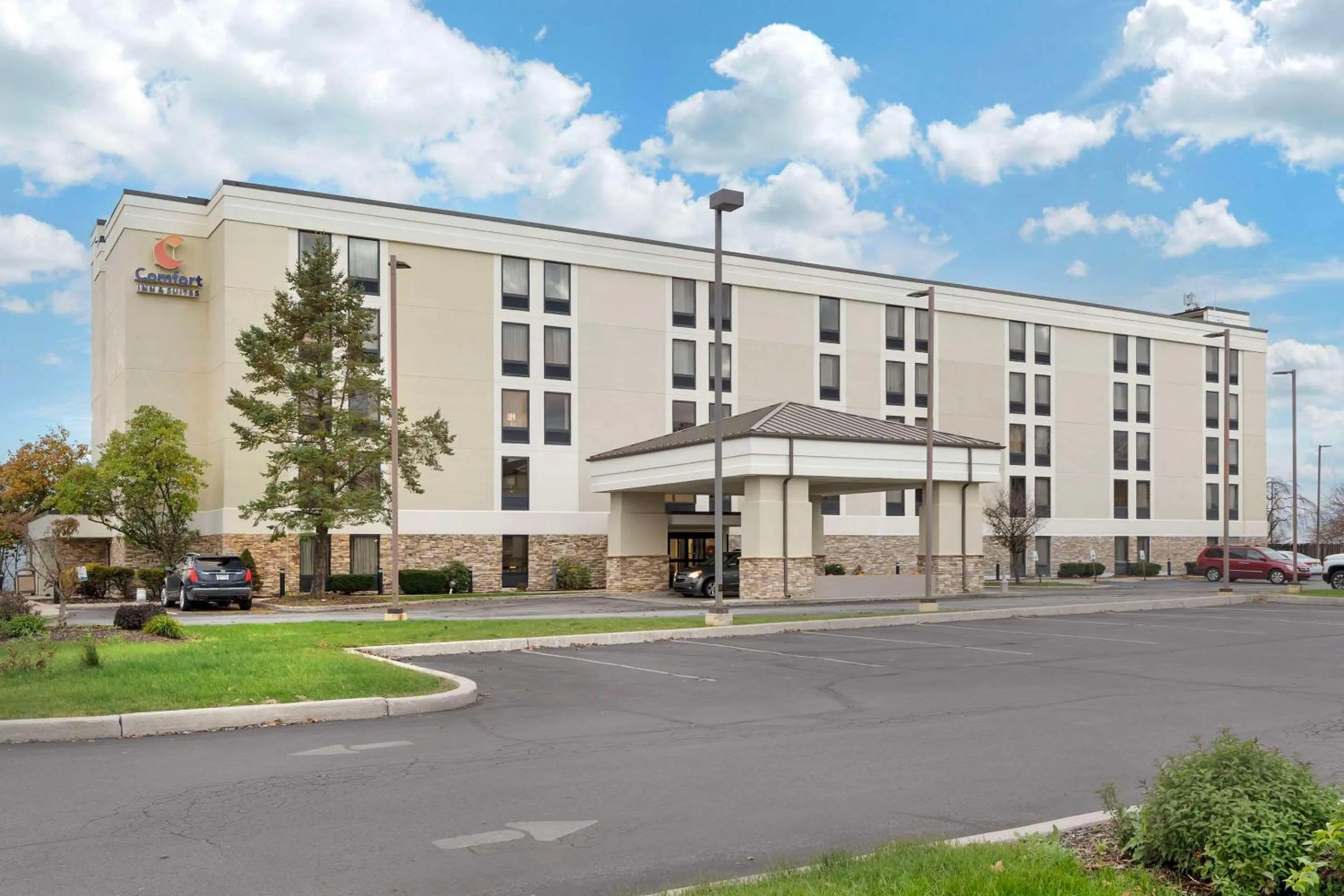 Property building in Comfort Inn & Suites