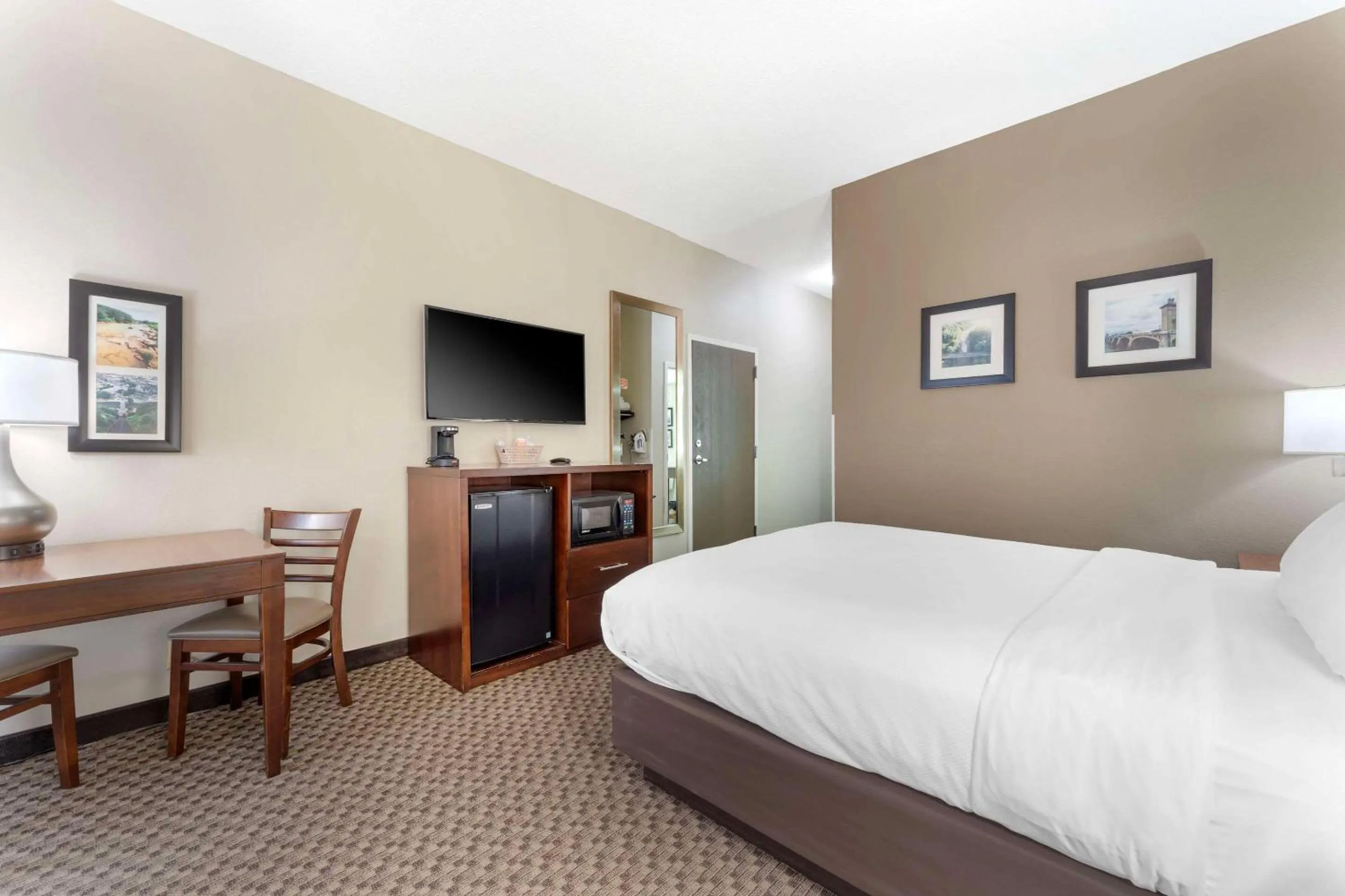 Bedroom, Bed in Comfort Inn & Suites