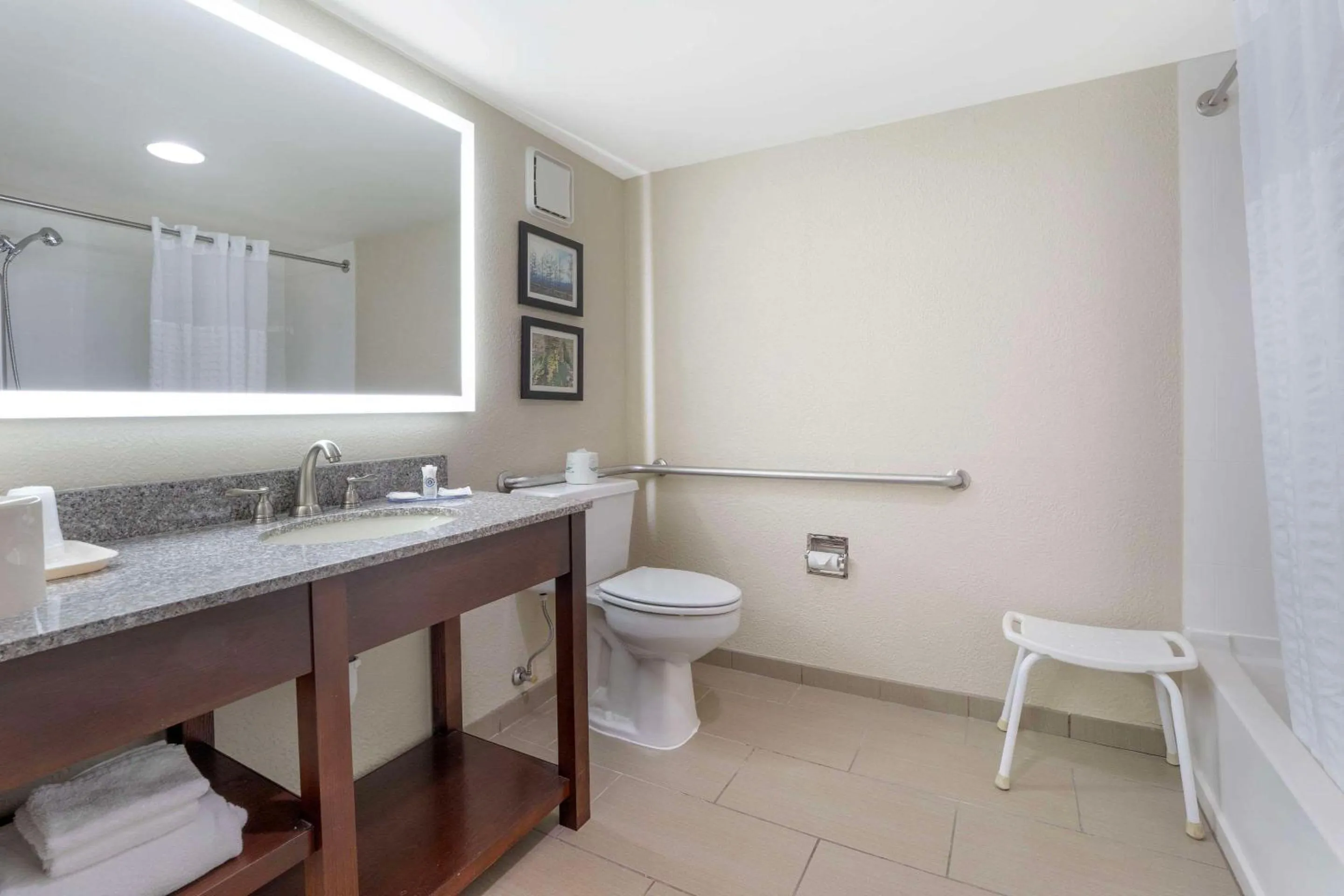 Bedroom in Comfort Inn & Suites