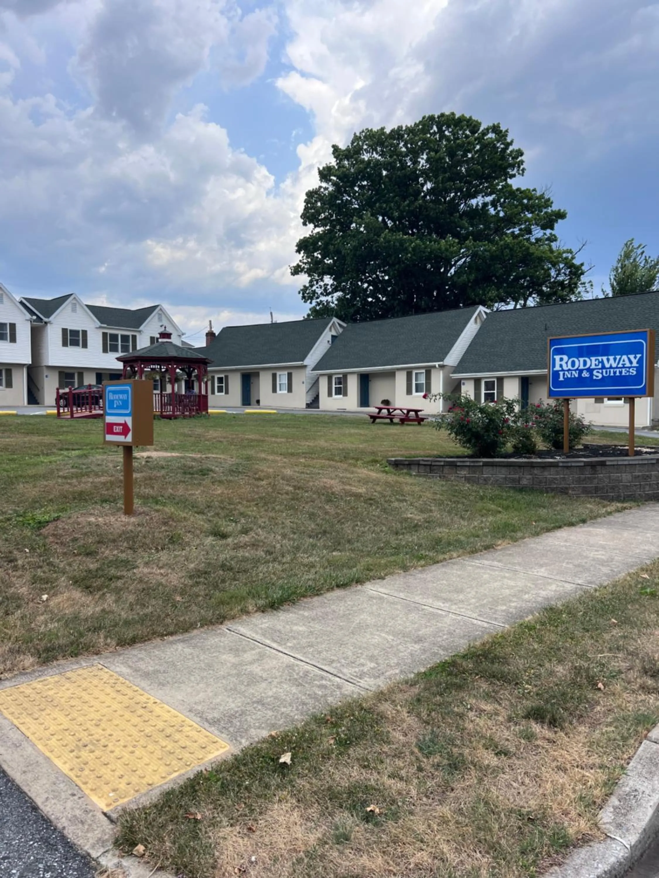 Rodeway Inn & Suites Hershey Chocolate Avenue