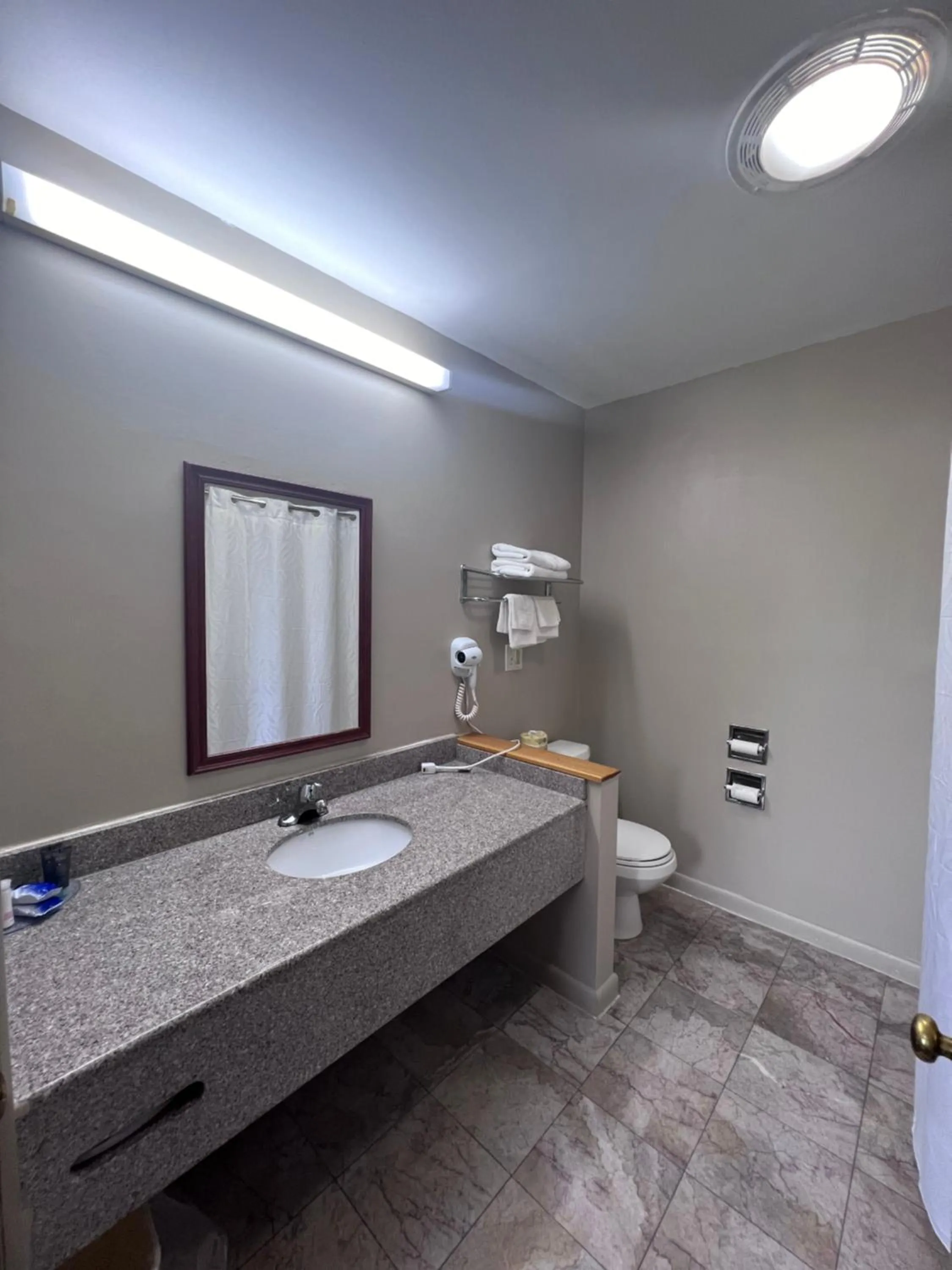 Rodeway Inn & Suites Hershey Chocolate Avenue