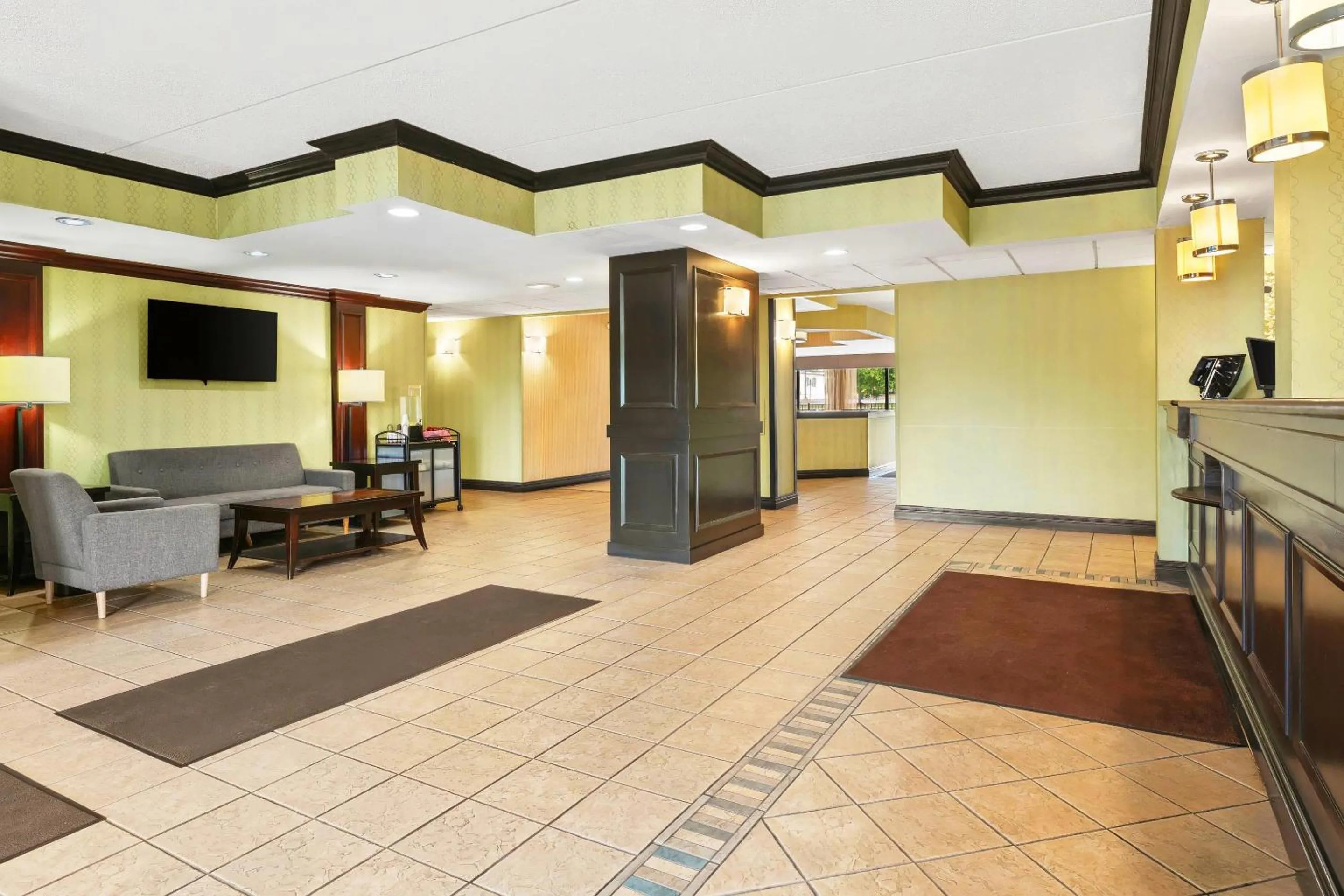 Lobby or reception in Comfort Inn Lehigh Valley West