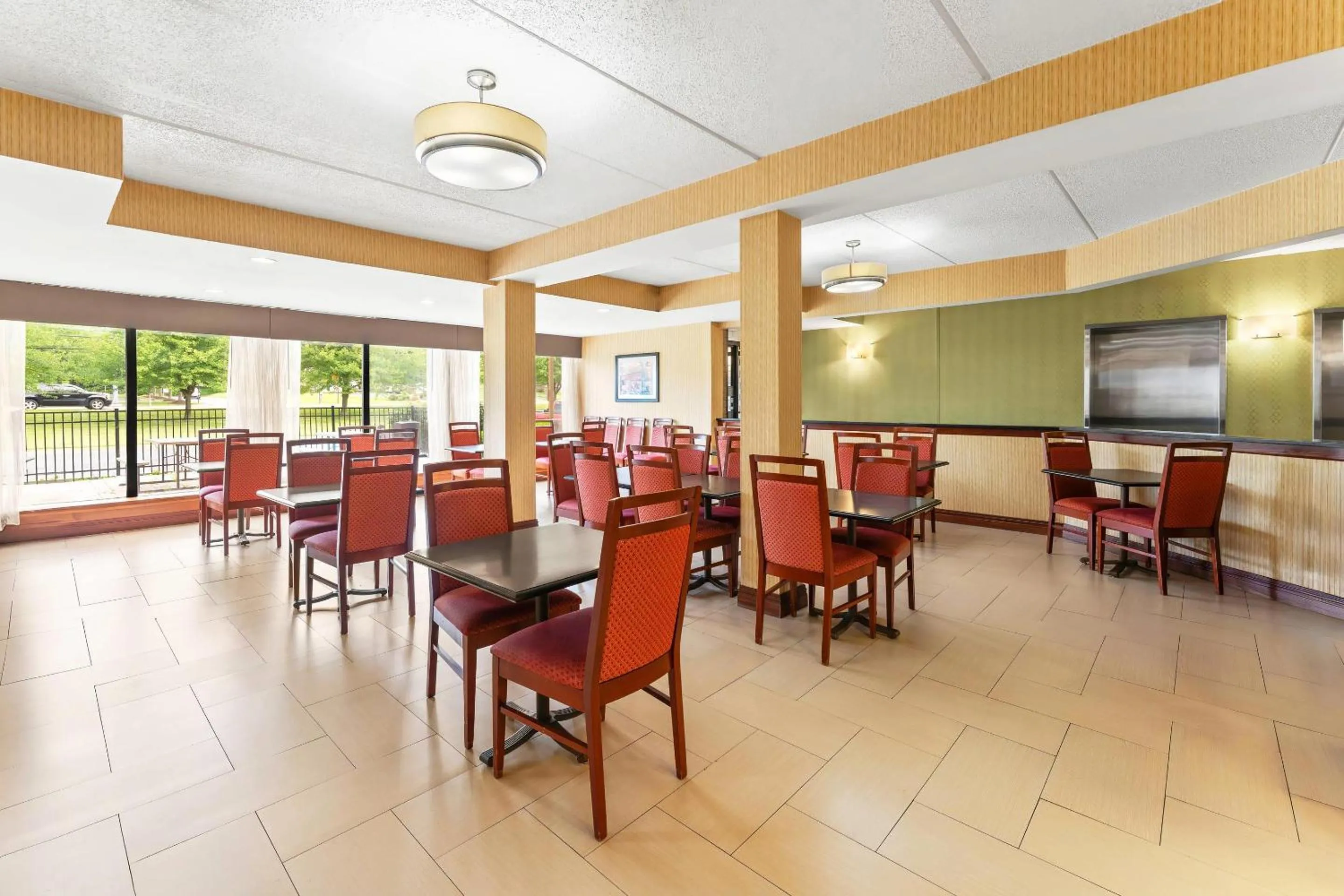 Breakfast in Comfort Inn Lehigh Valley West