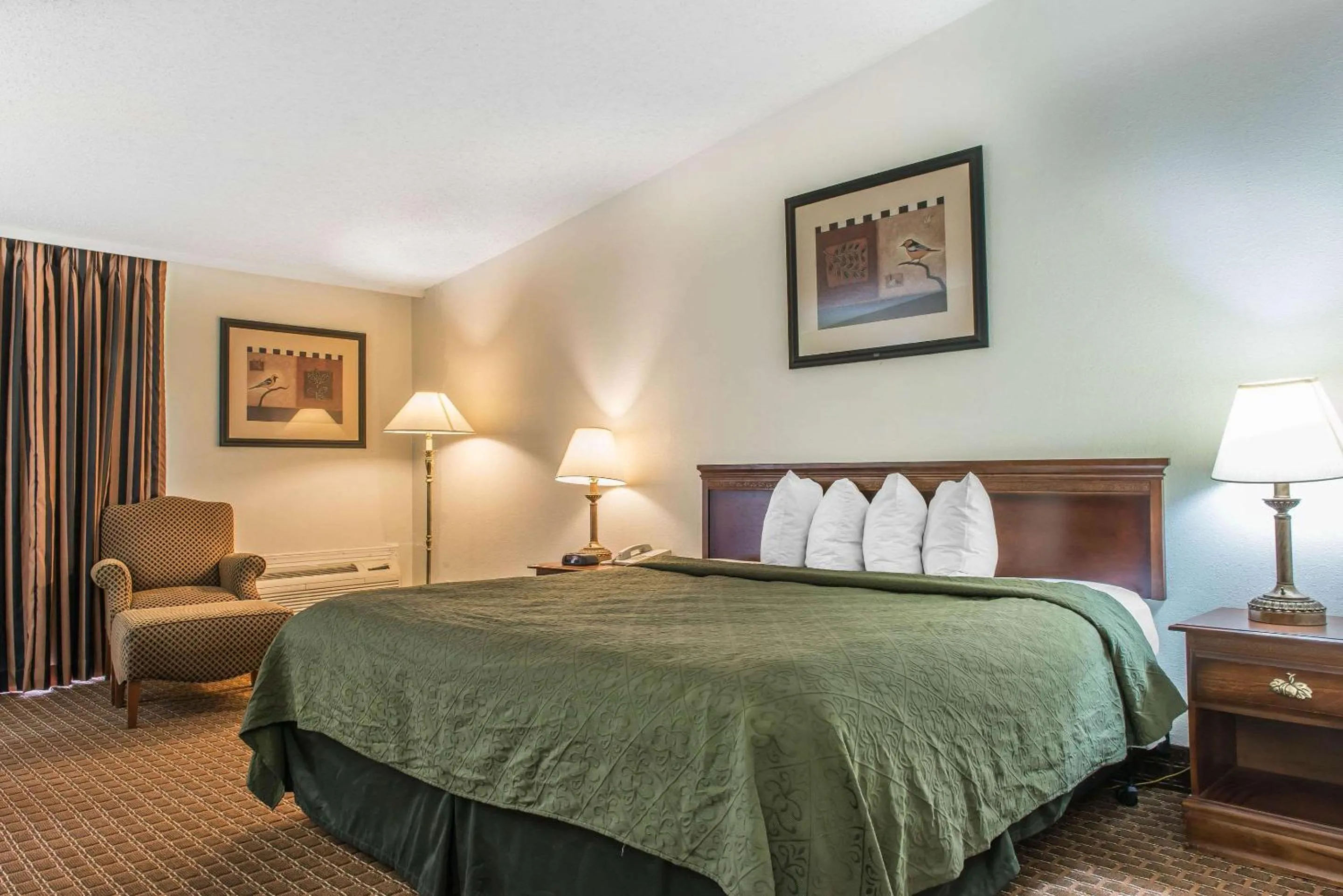 Photo of the whole room in Rodeway Inn Brookville