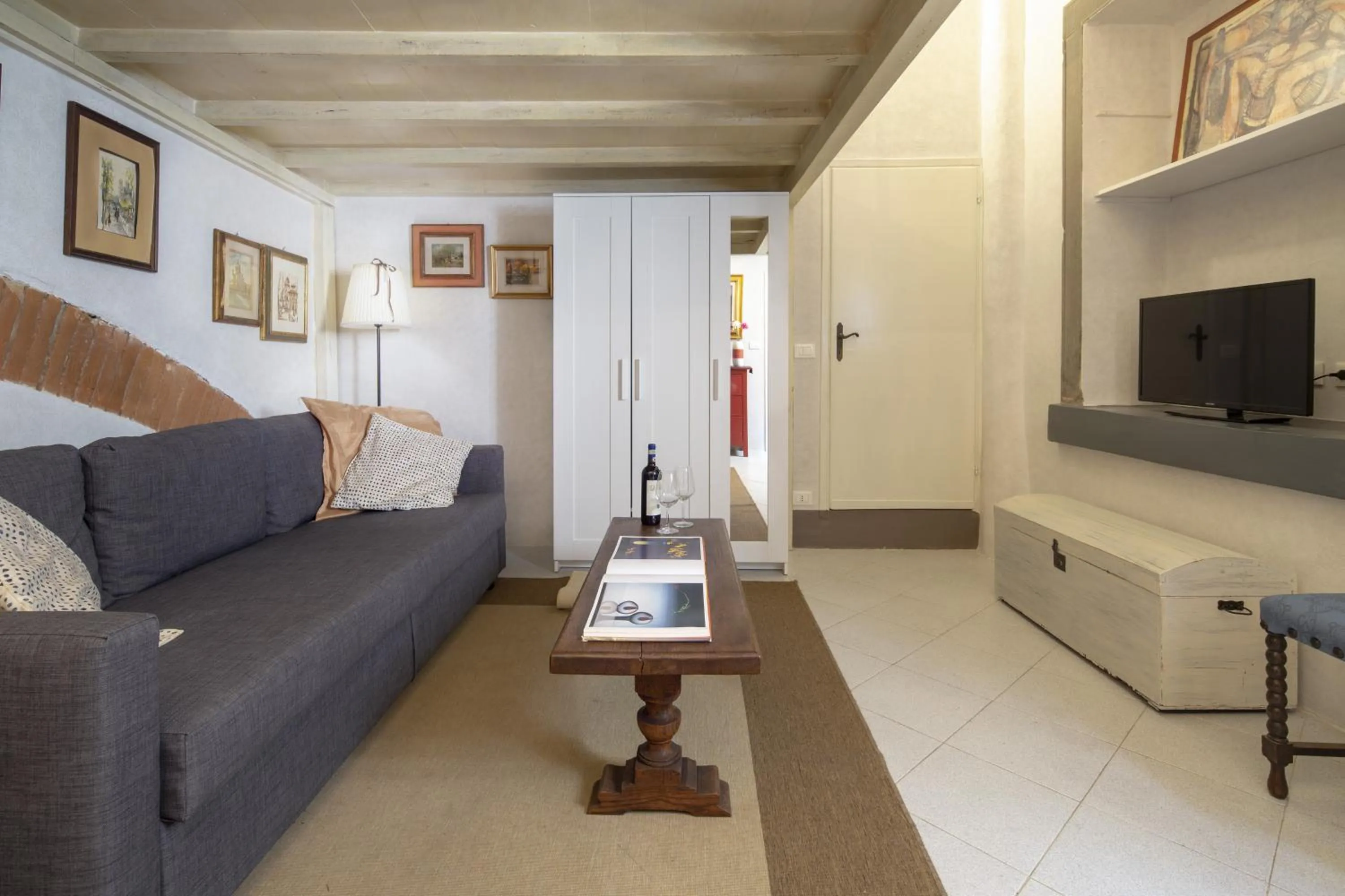 TV and multimedia in Vellutini by Mmega