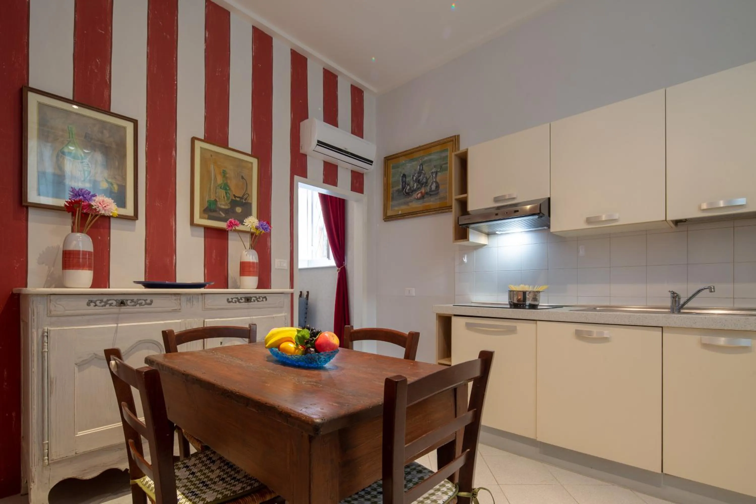 Kitchen or kitchenette in Vellutini by Mmega