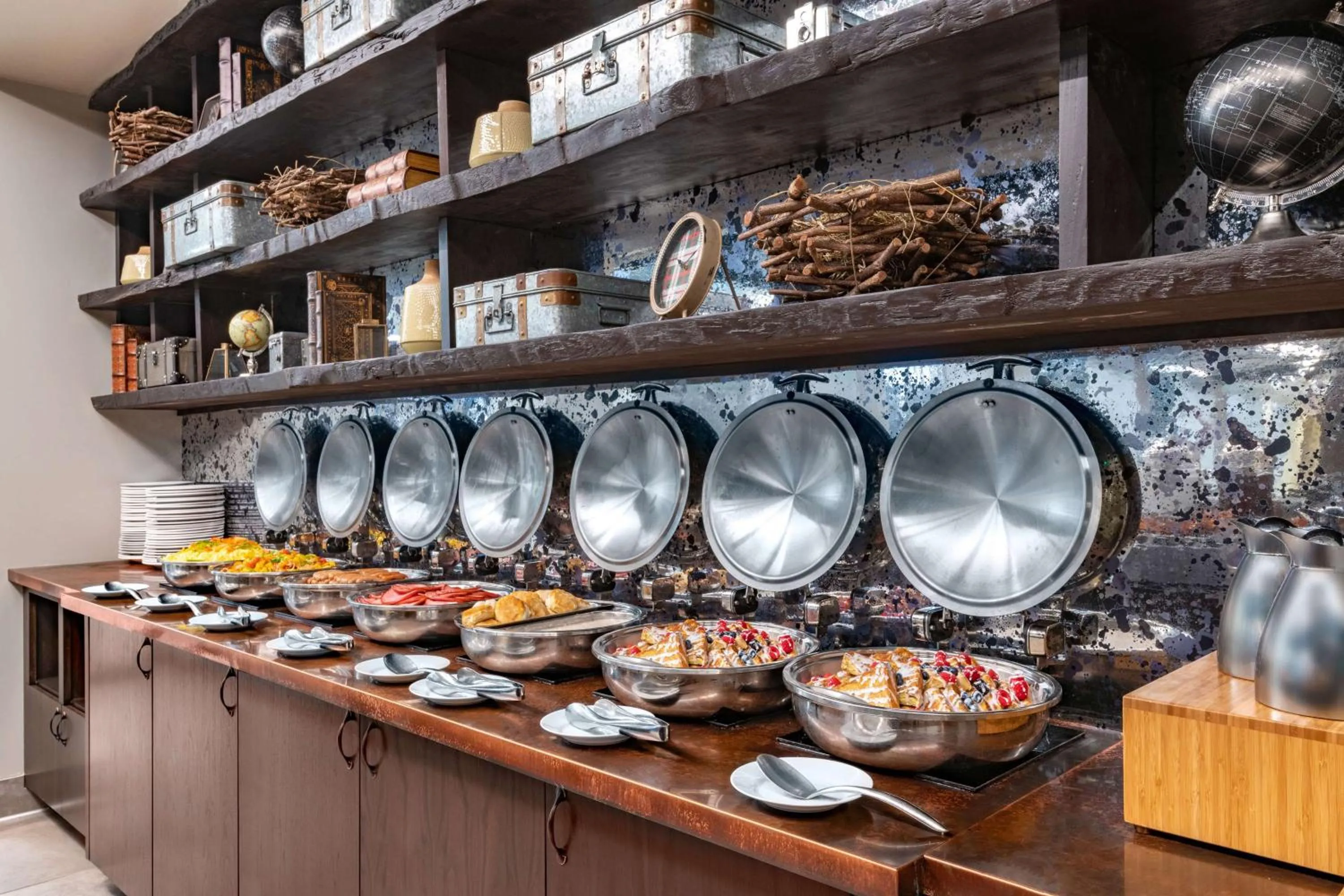 Breakfast in DoubleTree by Hilton Hotel Denver - Aurora