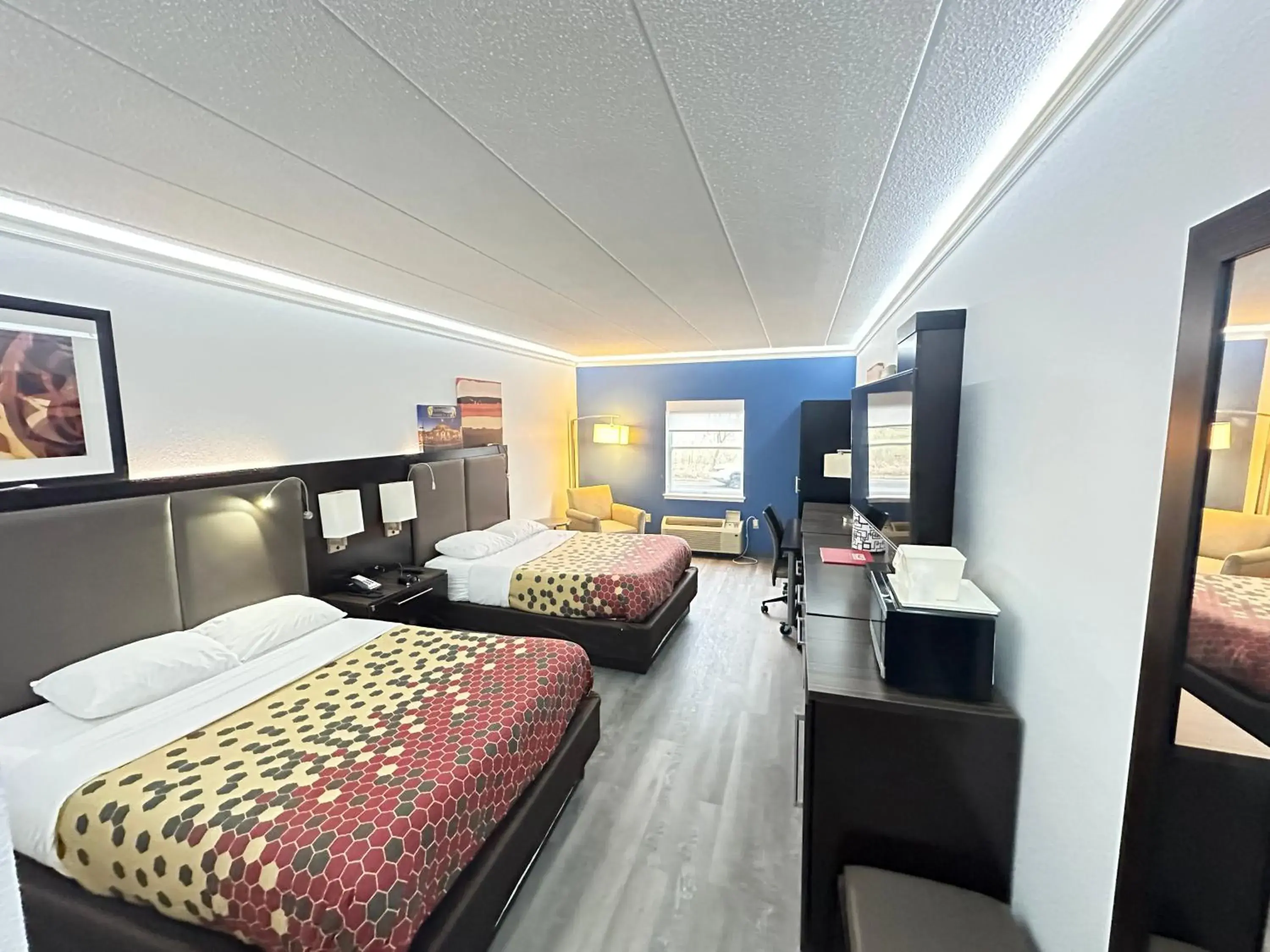 Queen Room with Two Queen Beds, Mobility Access and Roll-In shower, Non-Smoking in Baymont by Wyndham Lancaster PA Dutch Country Queen Room with Two Queen Beds, Mobility Access and Roll-In shower, Non-Smoking in Baymont by Wyndham Lancaster PA Dutch Country