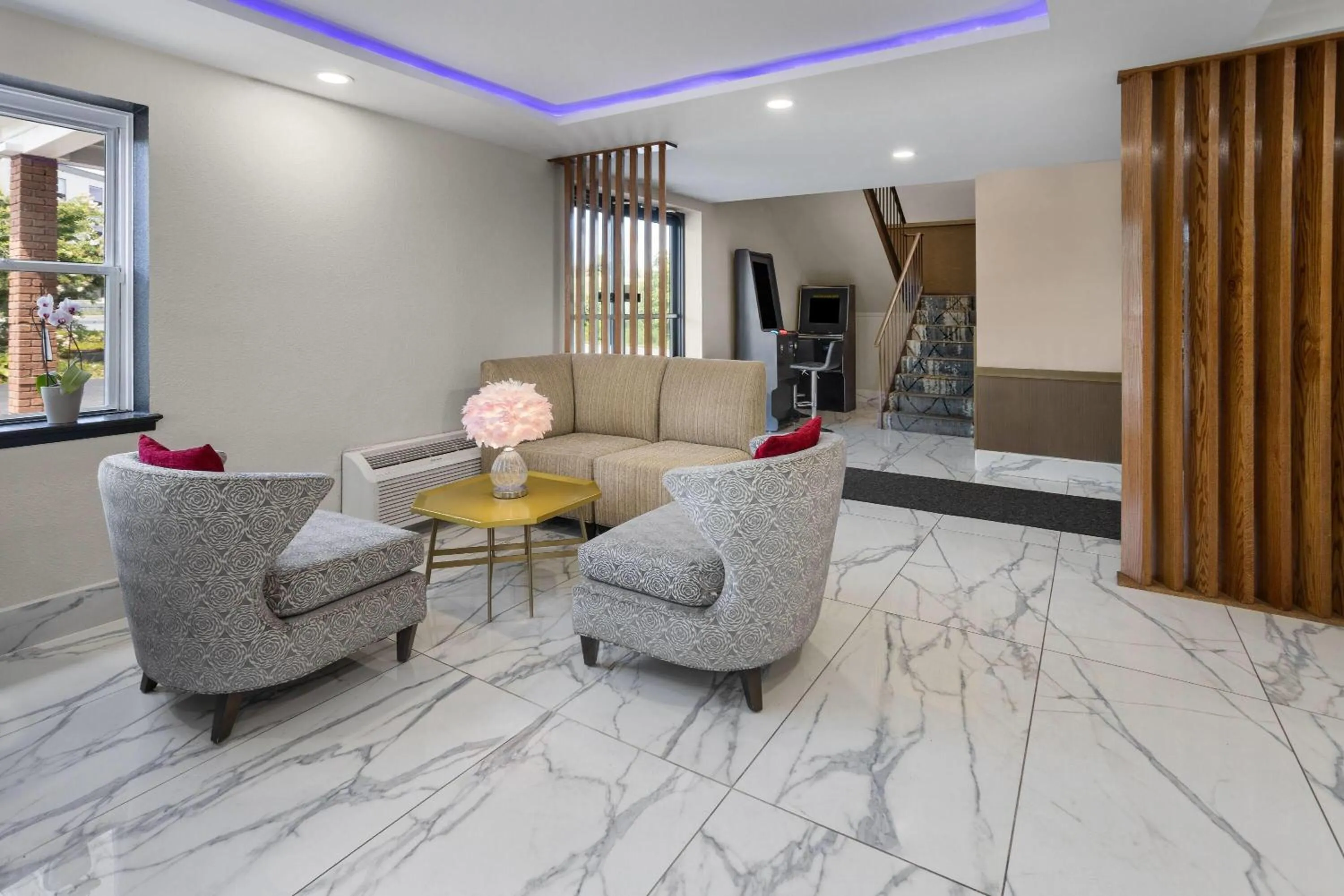 Lobby or reception in Baymont by Wyndham Lancaster PA Dutch Country