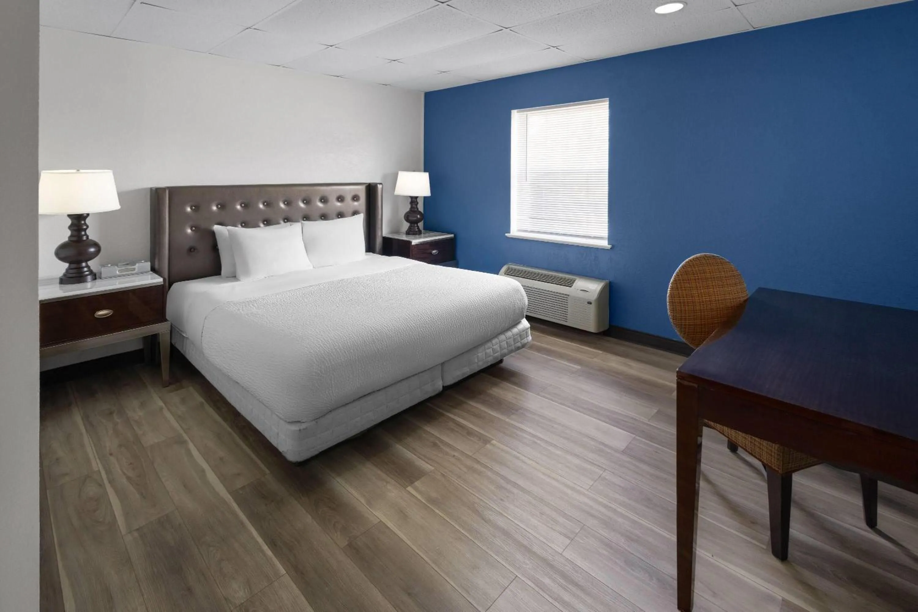 Photo of the whole room, Bed in Baymont by Wyndham Lancaster PA Dutch Country