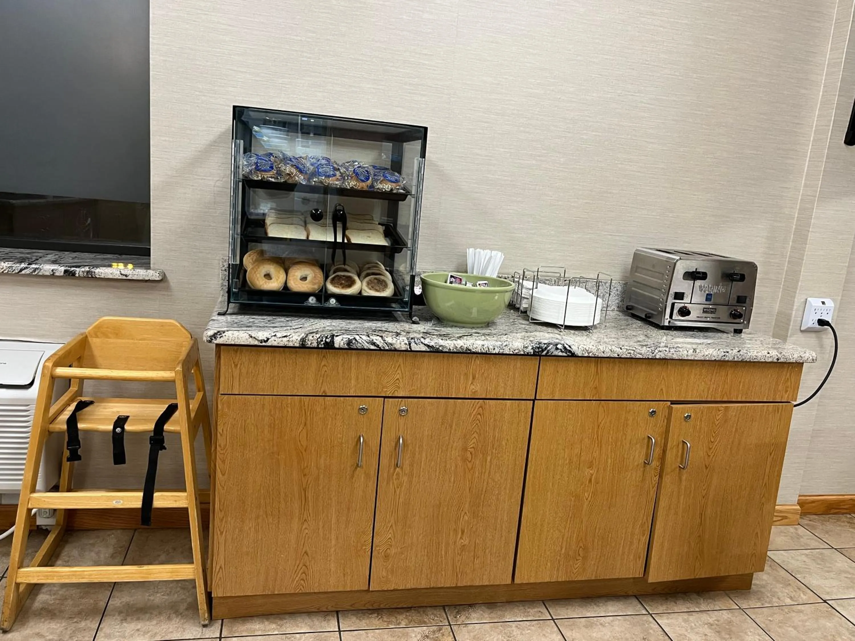 Breakfast in Quality Inn Wilkes-Barre near Arena