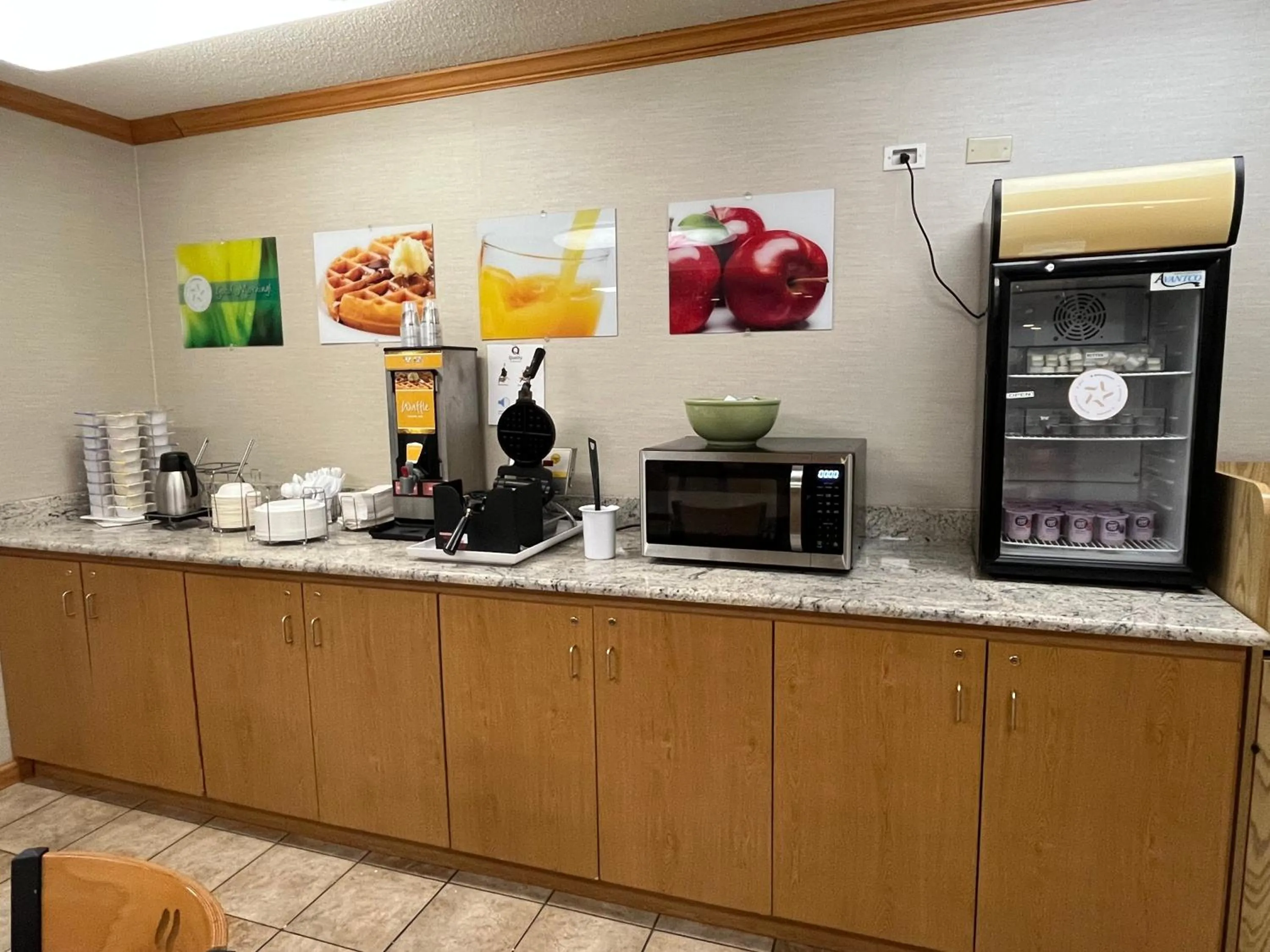 Breakfast in Quality Inn Wilkes-Barre near Arena