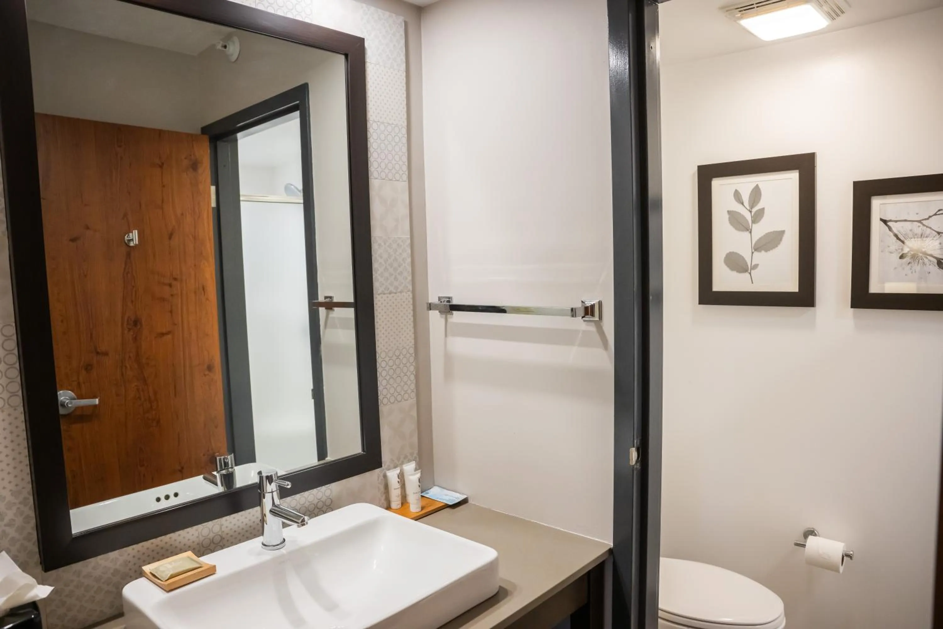 Country Inn & Suites by Radisson, Erie, PA