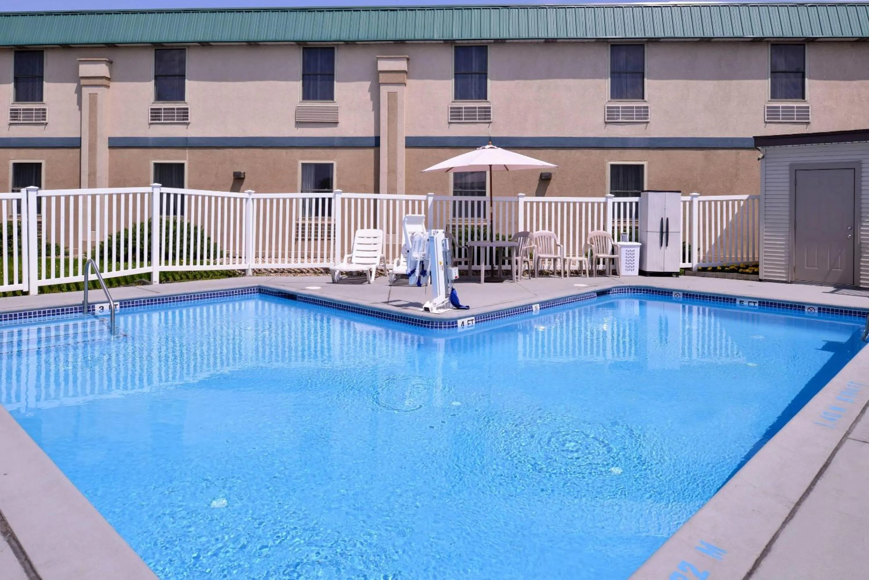 Swimming pool in Quality Inn Selinsgrove