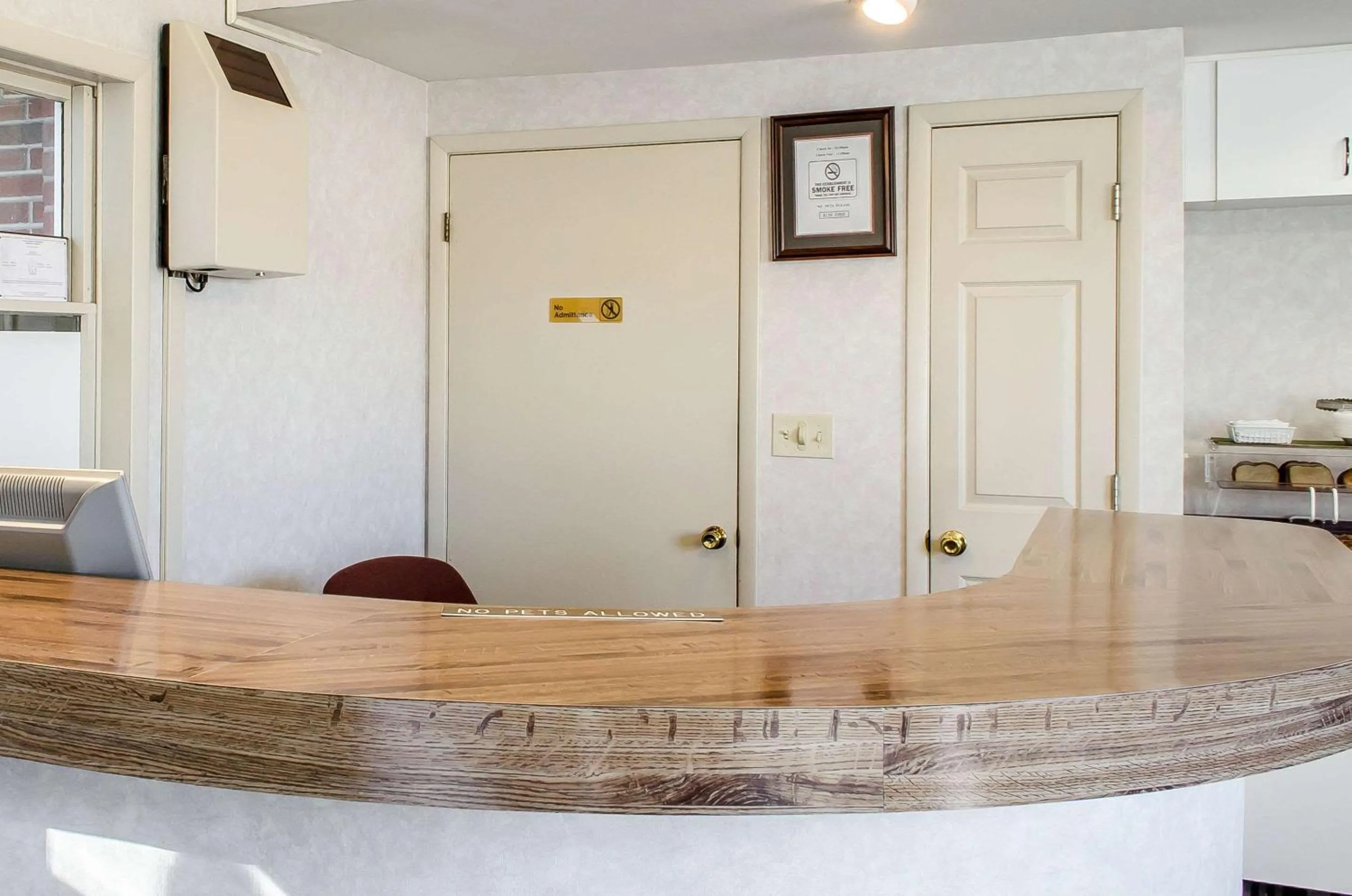 Lobby or reception in Rodeway Inn State College - near University