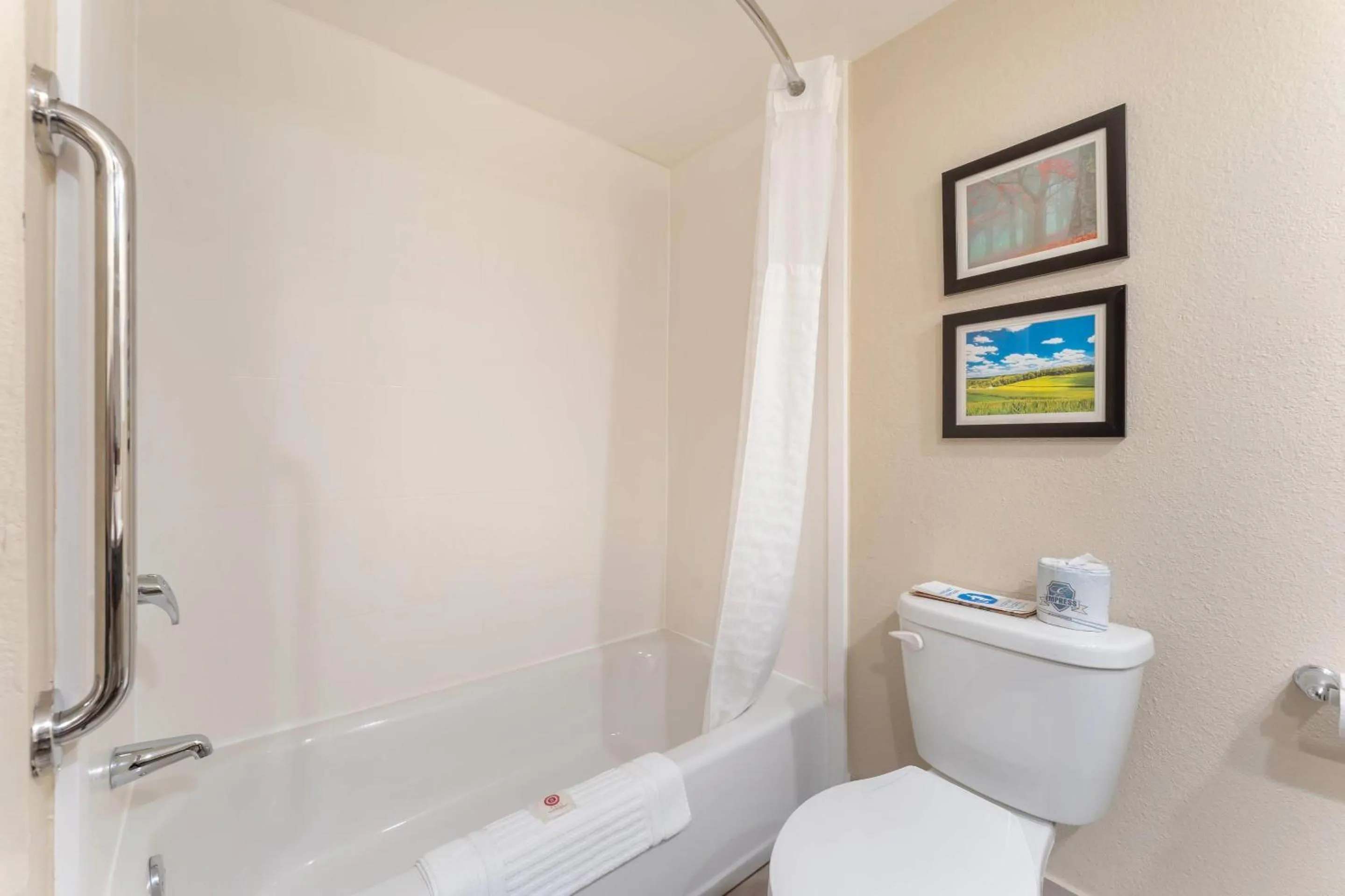 Bedroom in Comfort Inn Ebensburg