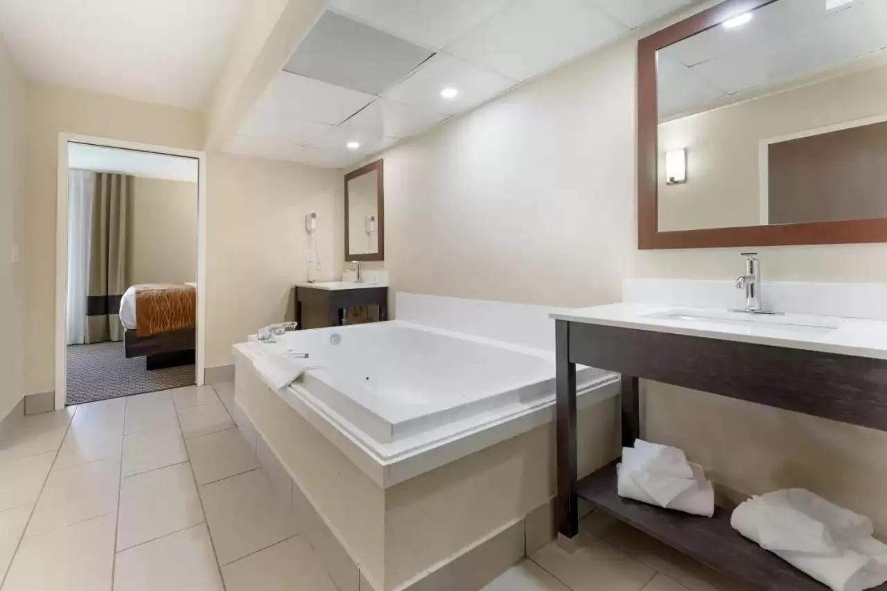 Bed in Comfort Inn Ebensburg