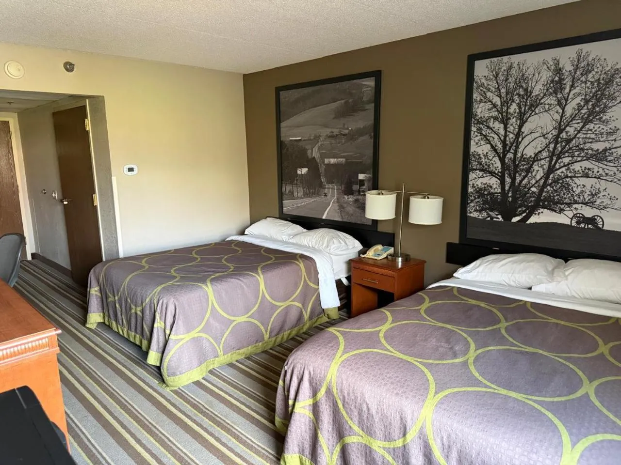 Bed in Super 8 by Wyndham Chambersburg I-81