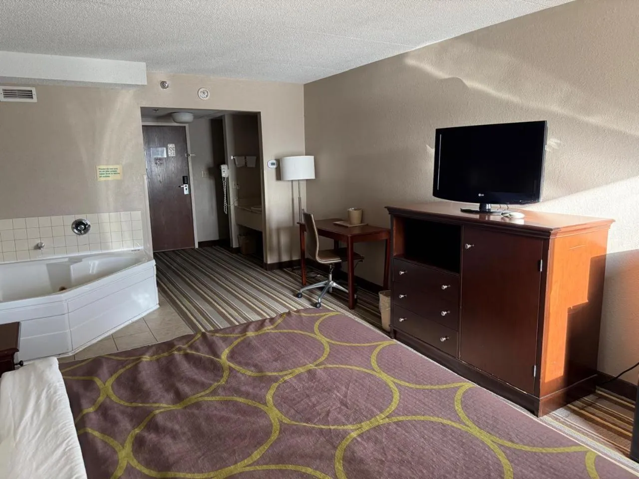 Bed in Super 8 by Wyndham Chambersburg I-81