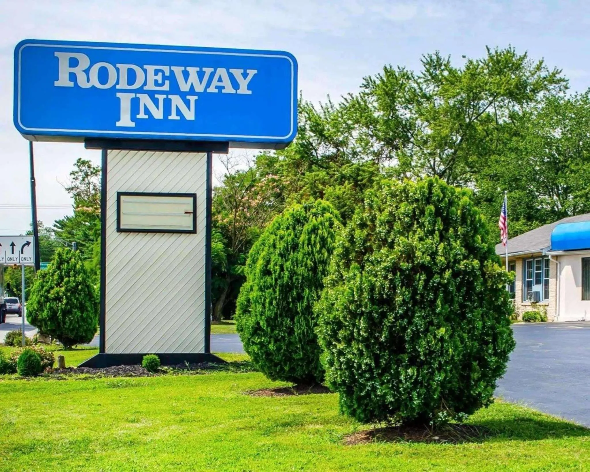 Property building in Rodeway Inn Dillsburg