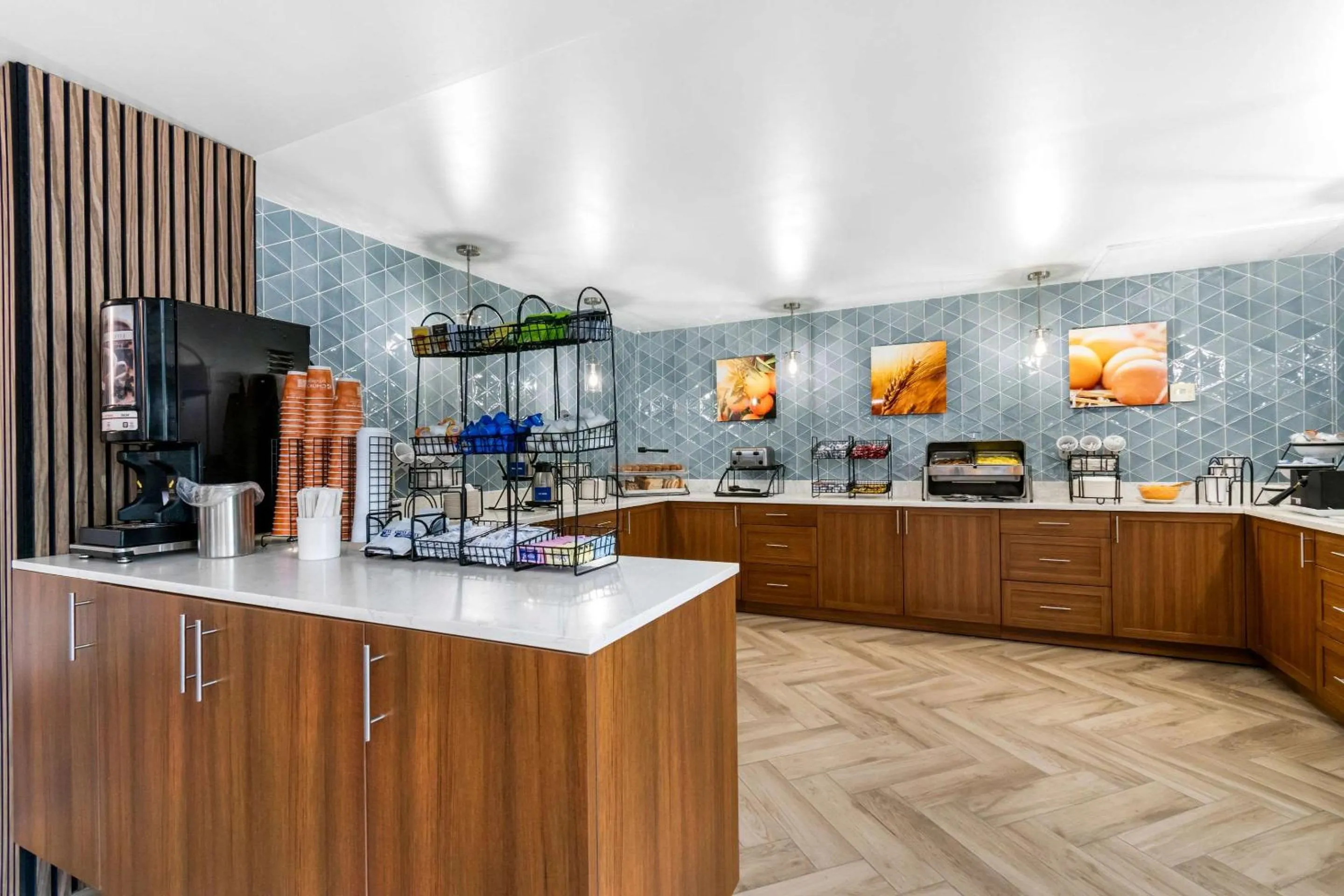 Breakfast in Comfort Inn & Suites York North