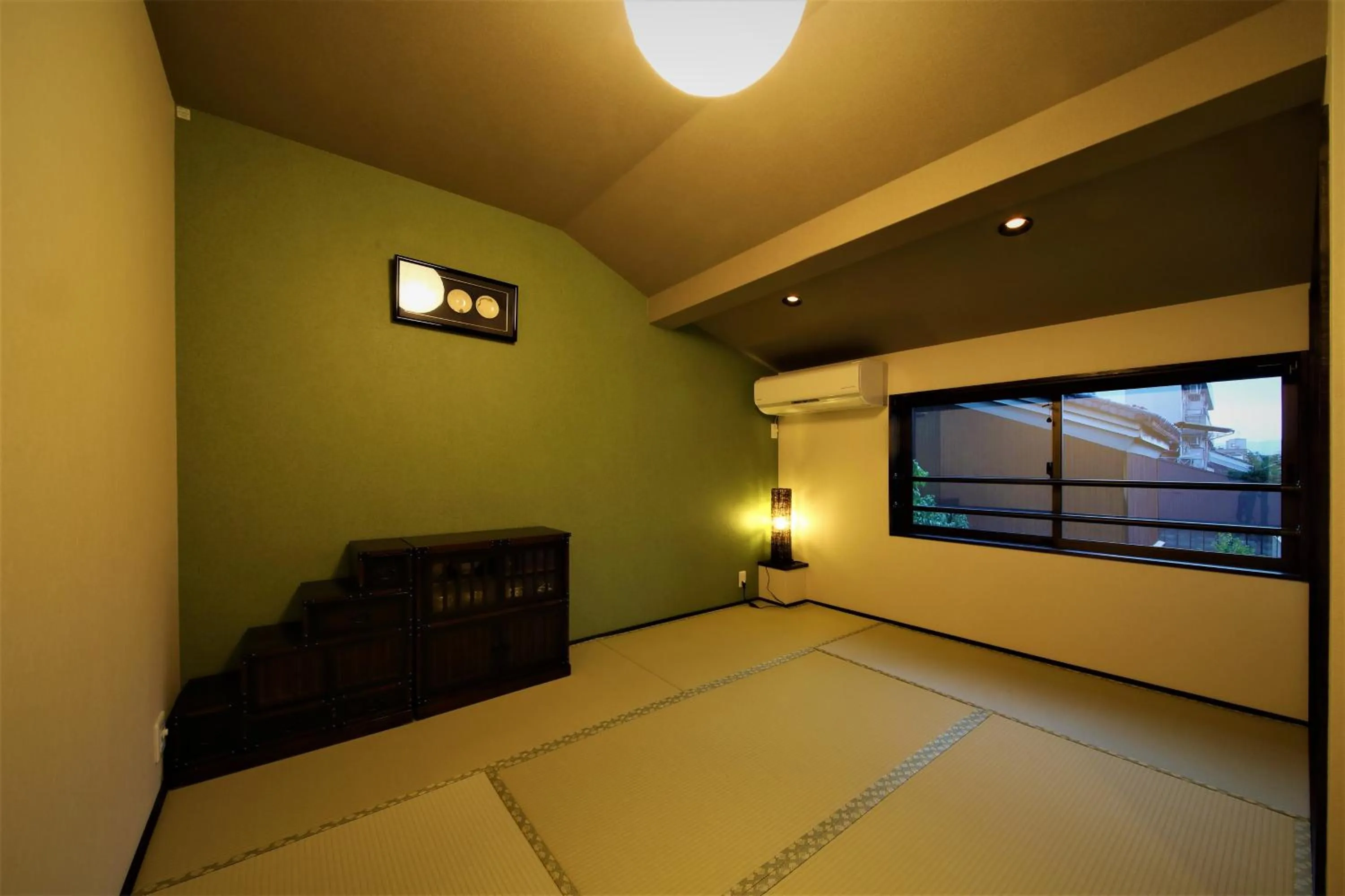 Property building, Bed in Guest House Nishijin Yui