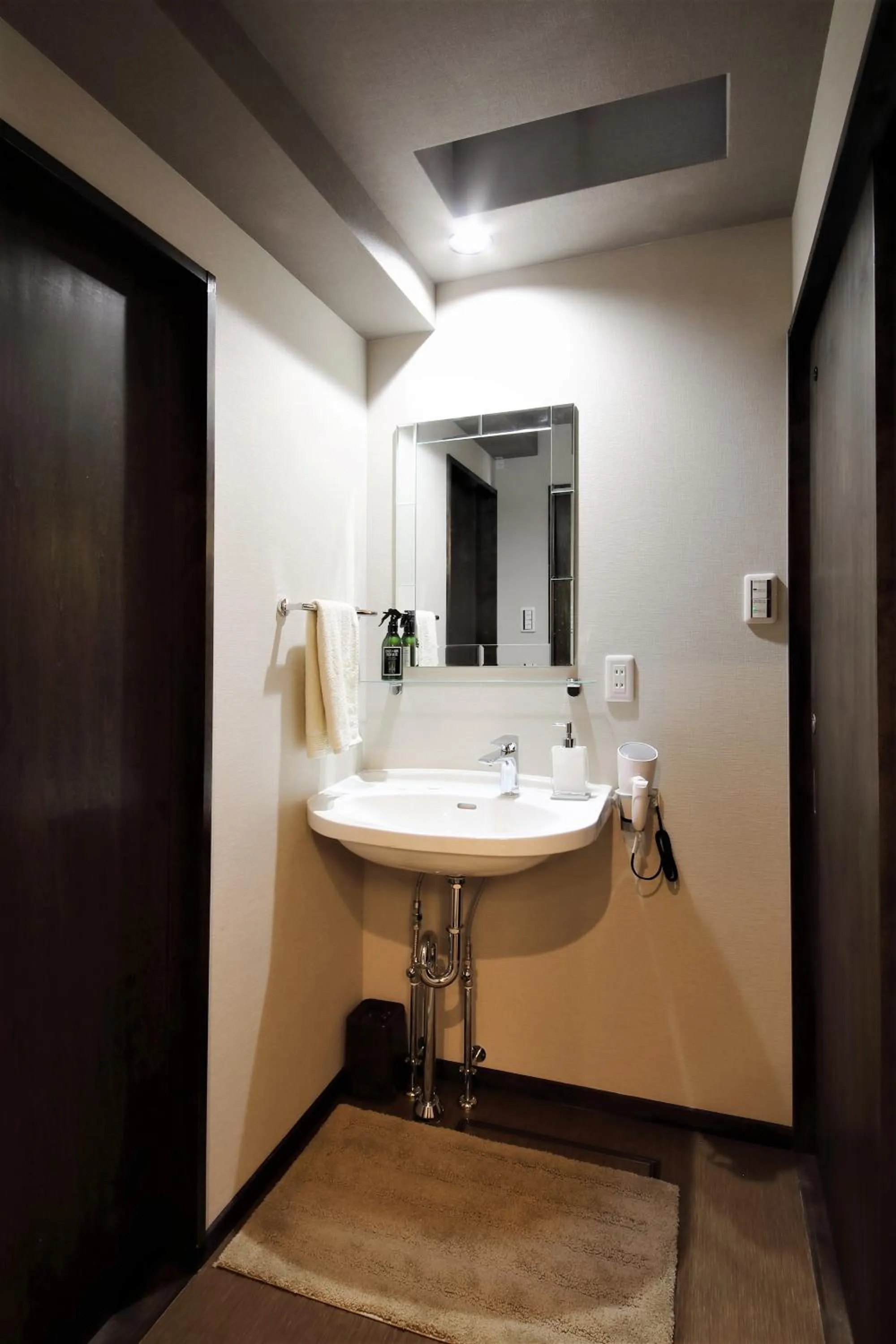 Area and facilities in Guest House Nishijin Yui