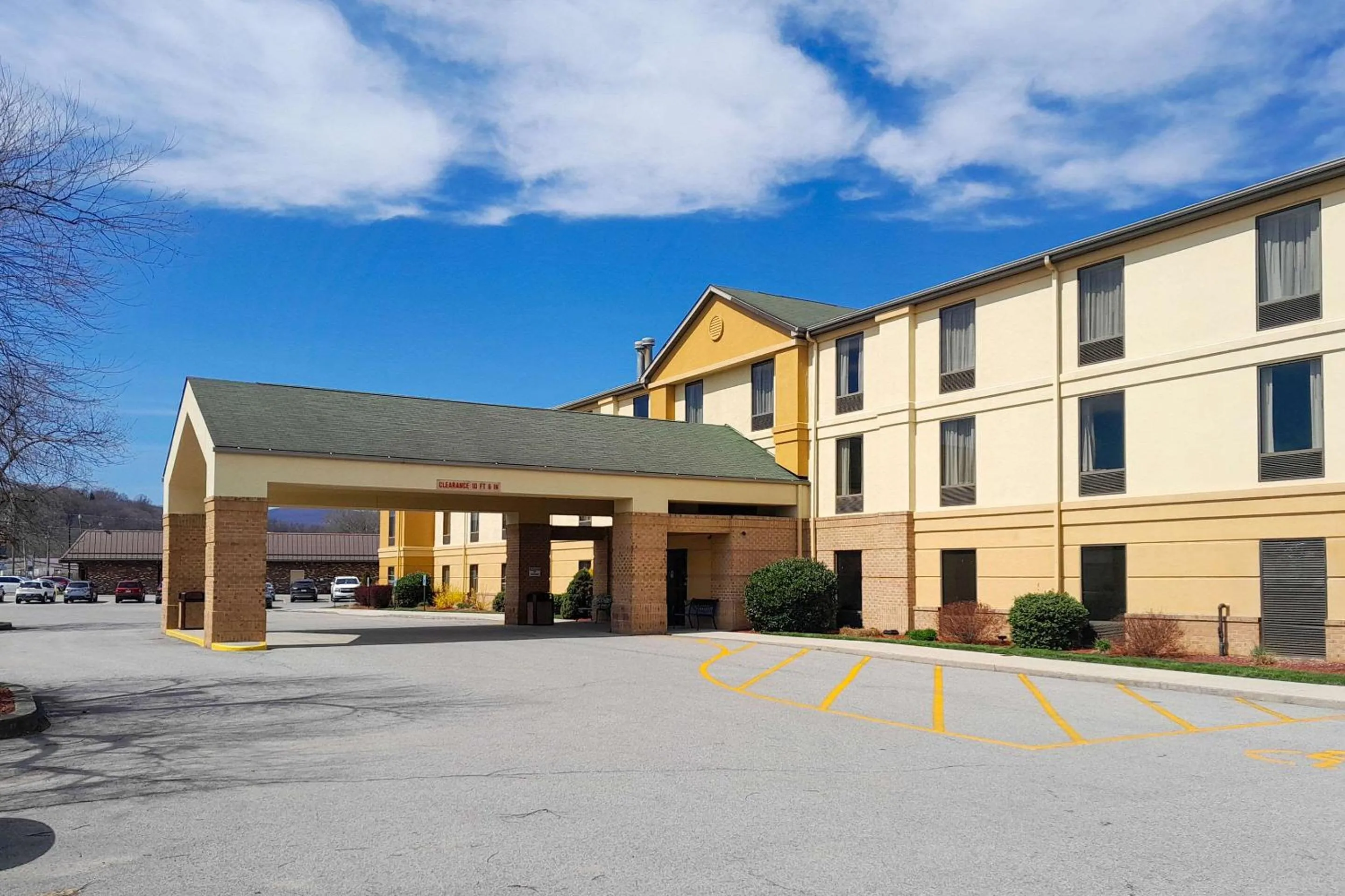 Property building in Comfort Inn Duncansville - Altoona