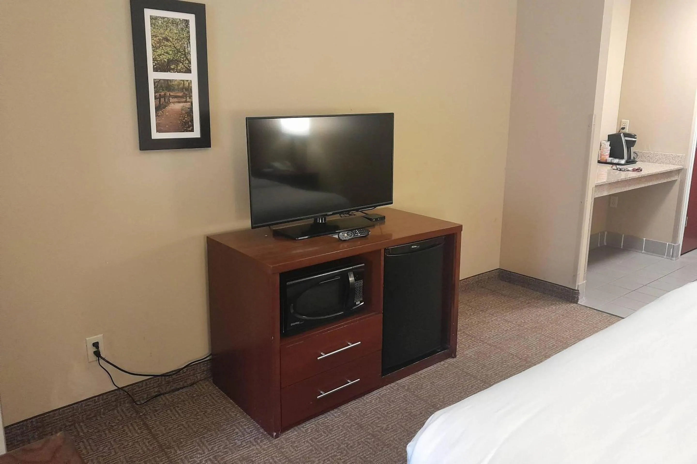 Bedroom, Bed in Comfort Inn Duncansville - Altoona