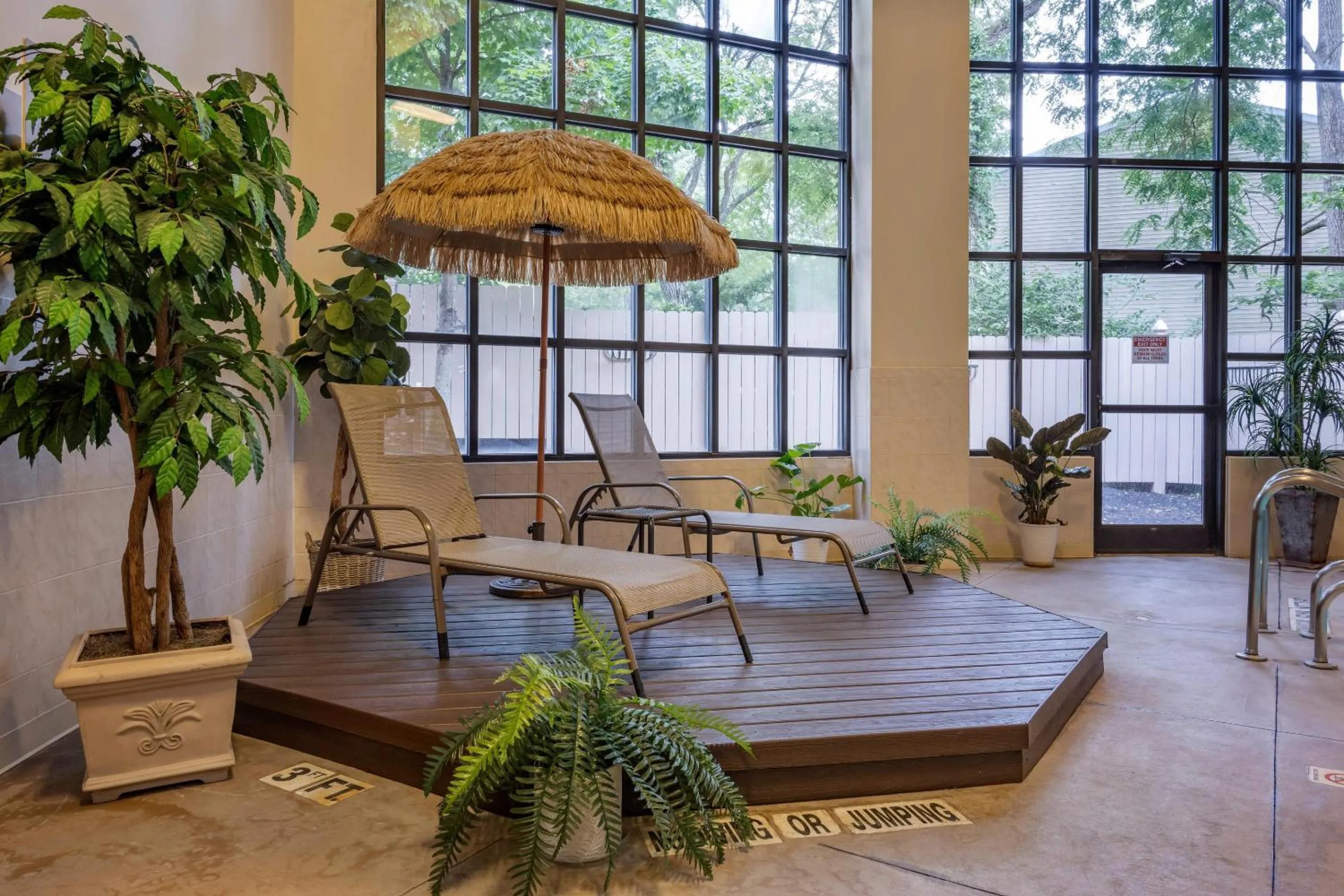 Swimming pool in Comfort Suites State College near Penn State - Steps Away from PSU!