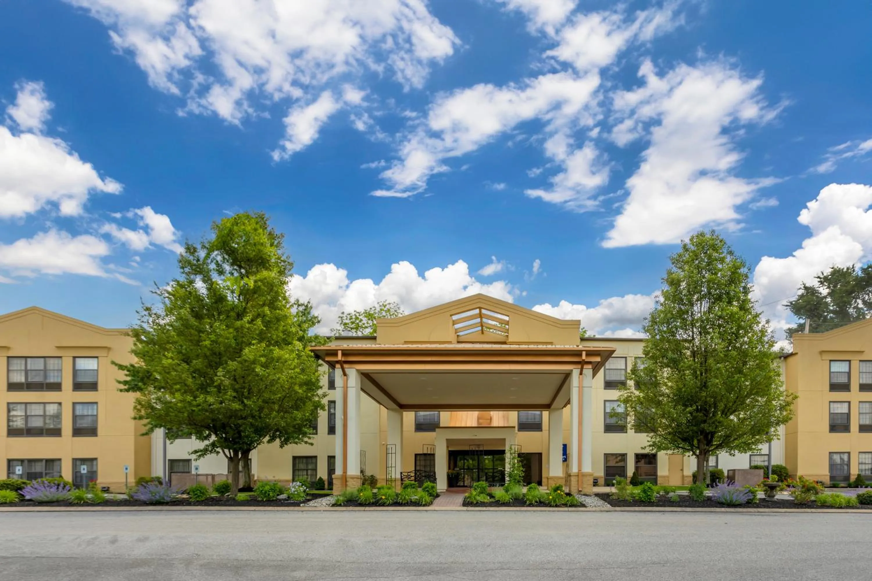 Property building in Comfort Suites State College near Penn State - Steps Away from PSU!