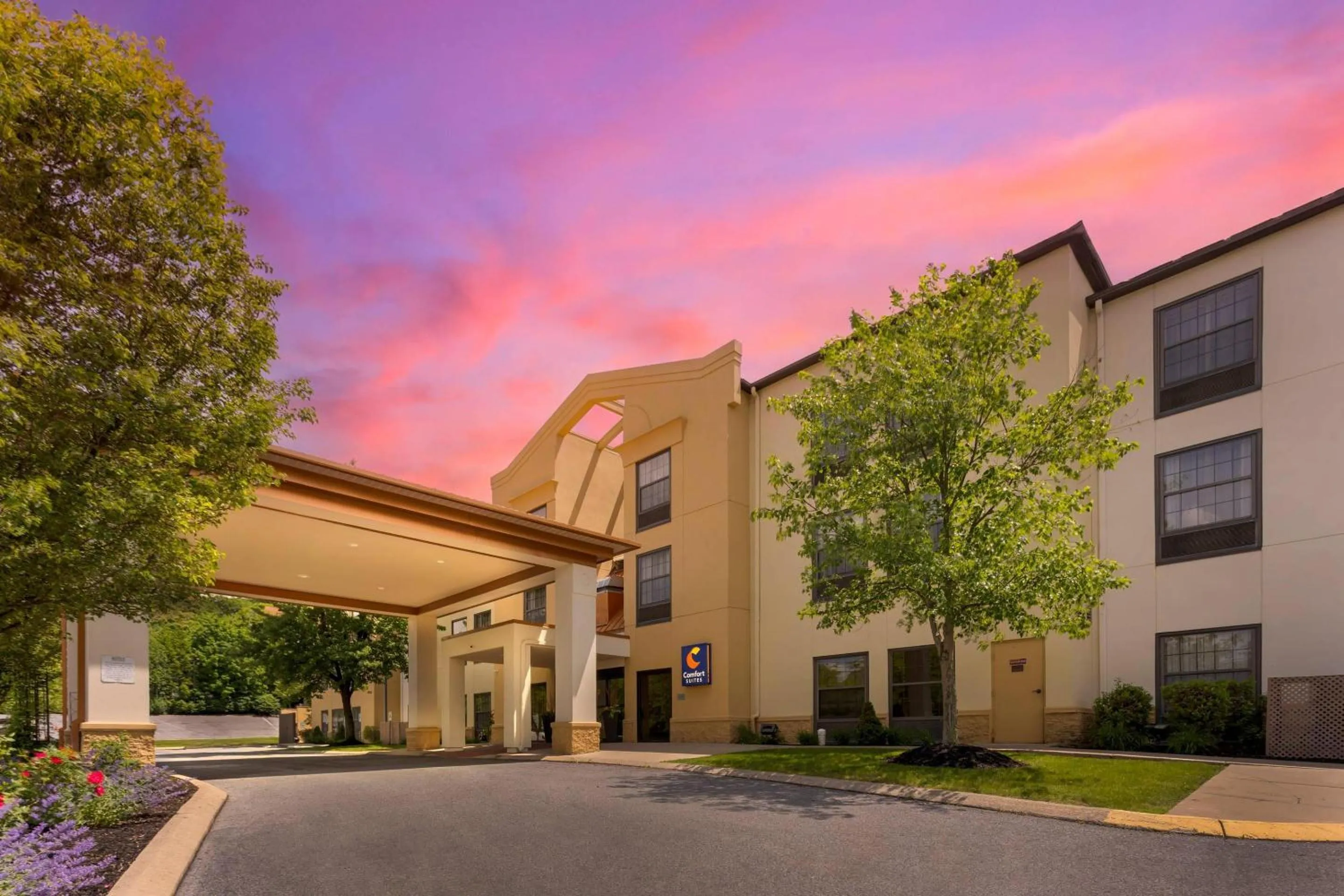 Property building in Comfort Suites State College near Penn State - Steps Away from PSU!