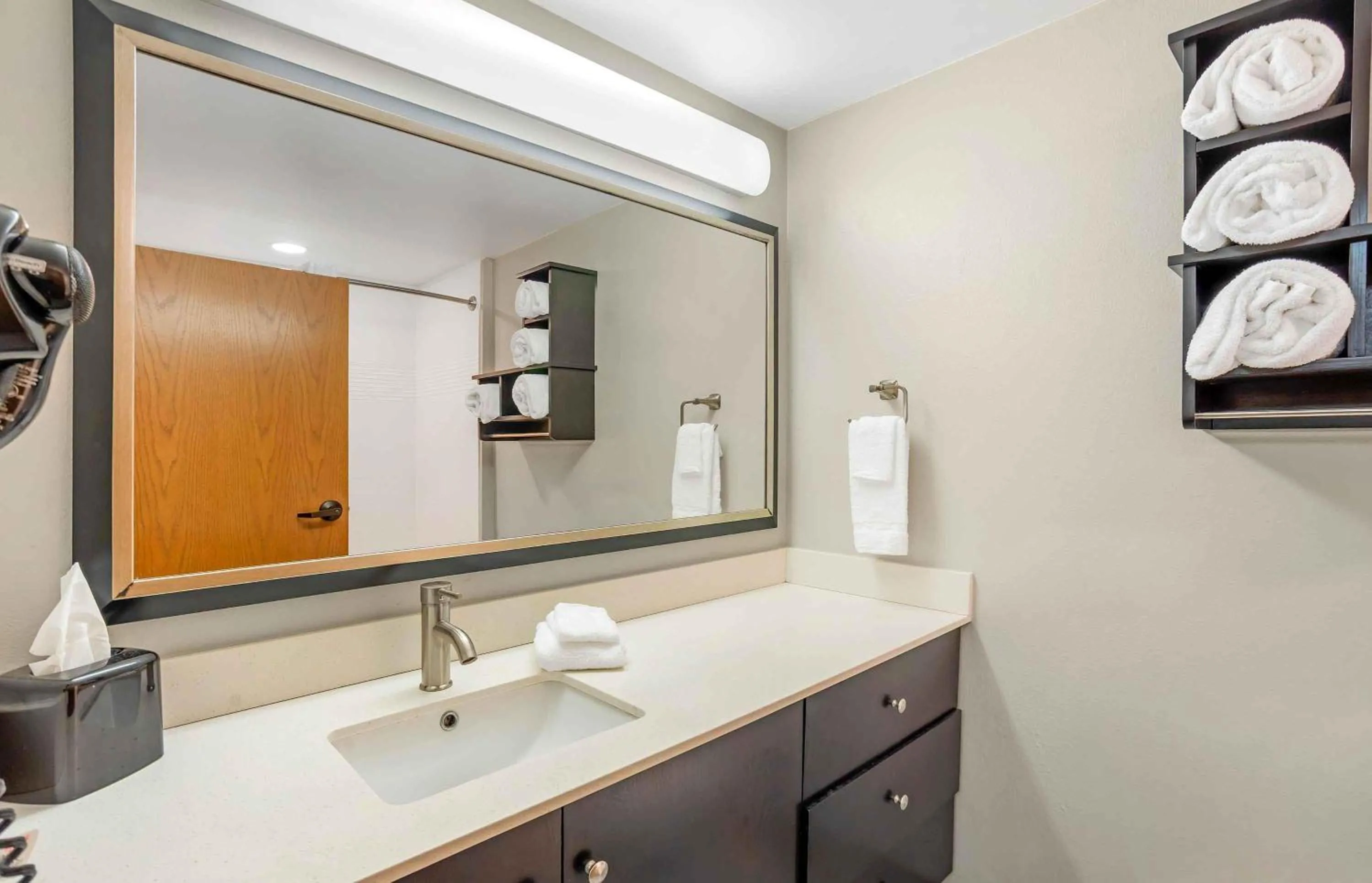 Bathroom in Extended Stay America Suites - Lancaster County