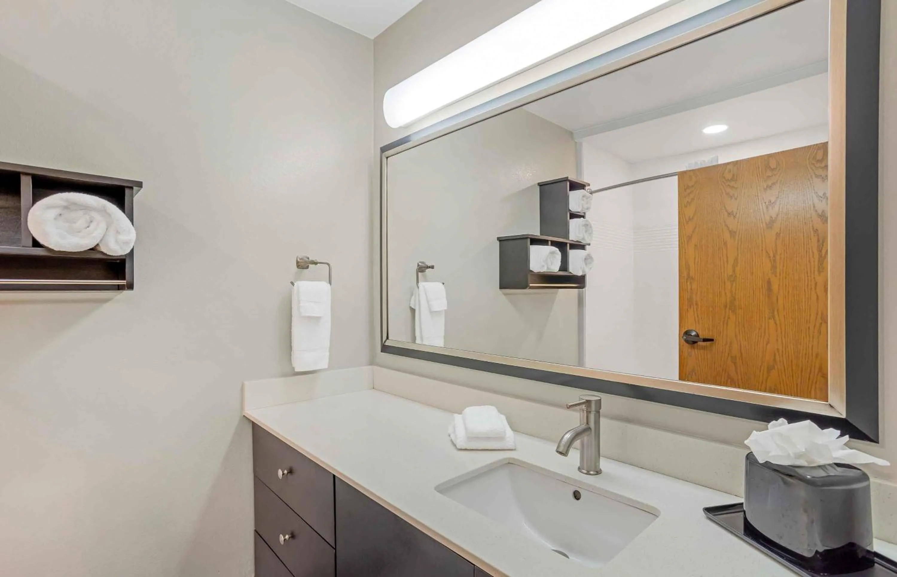 Bathroom in Extended Stay America Suites - Lancaster County