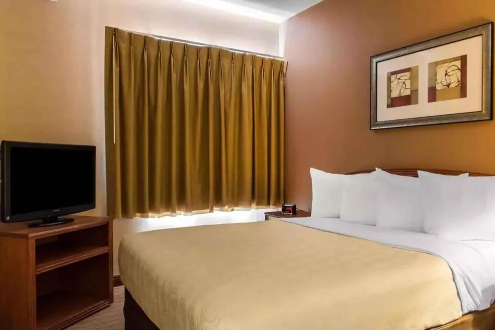 Bed in Extended Stay America Suites - Lancaster County