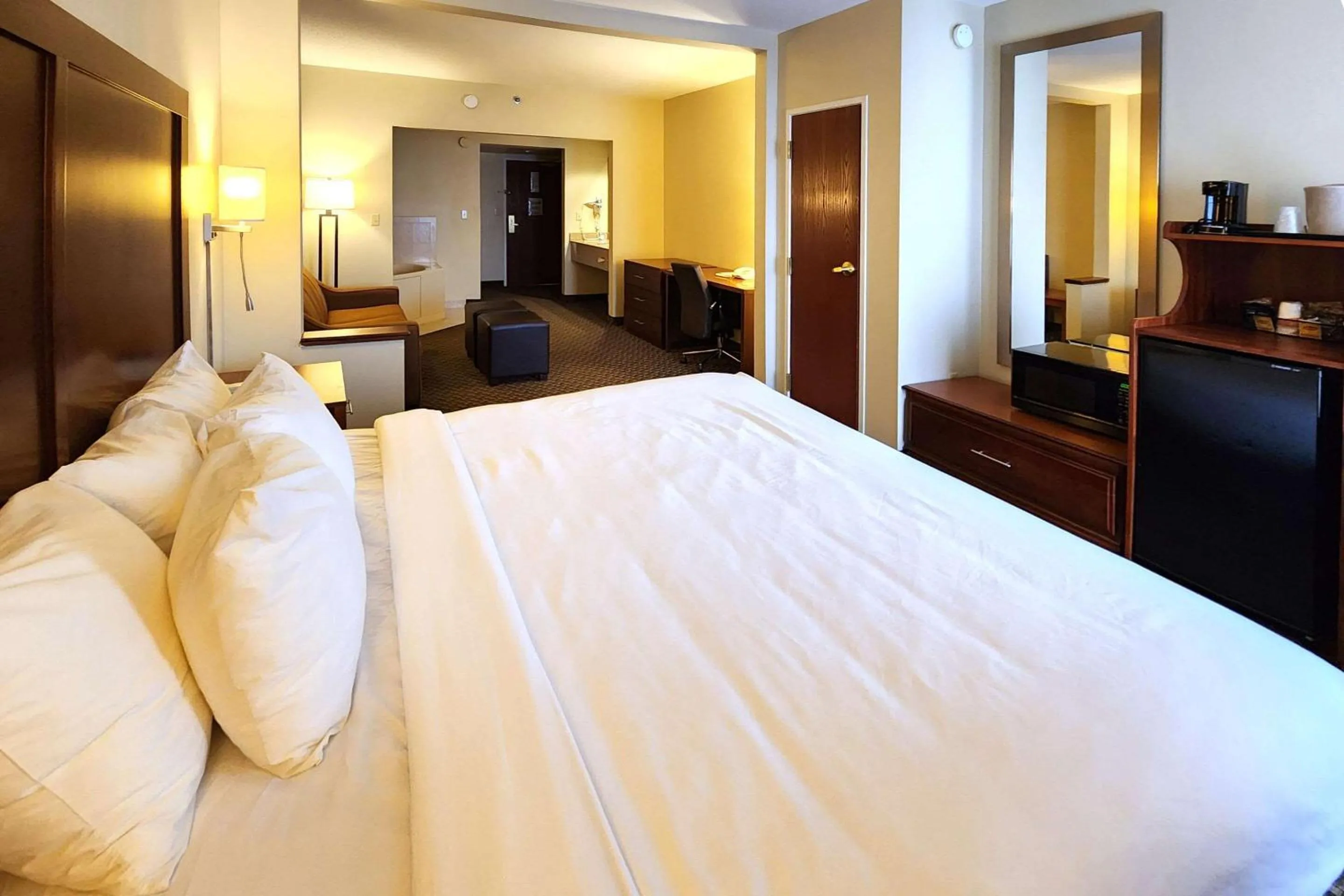 Bedroom, Bed in Comfort Inn & Suites Mount Pocono