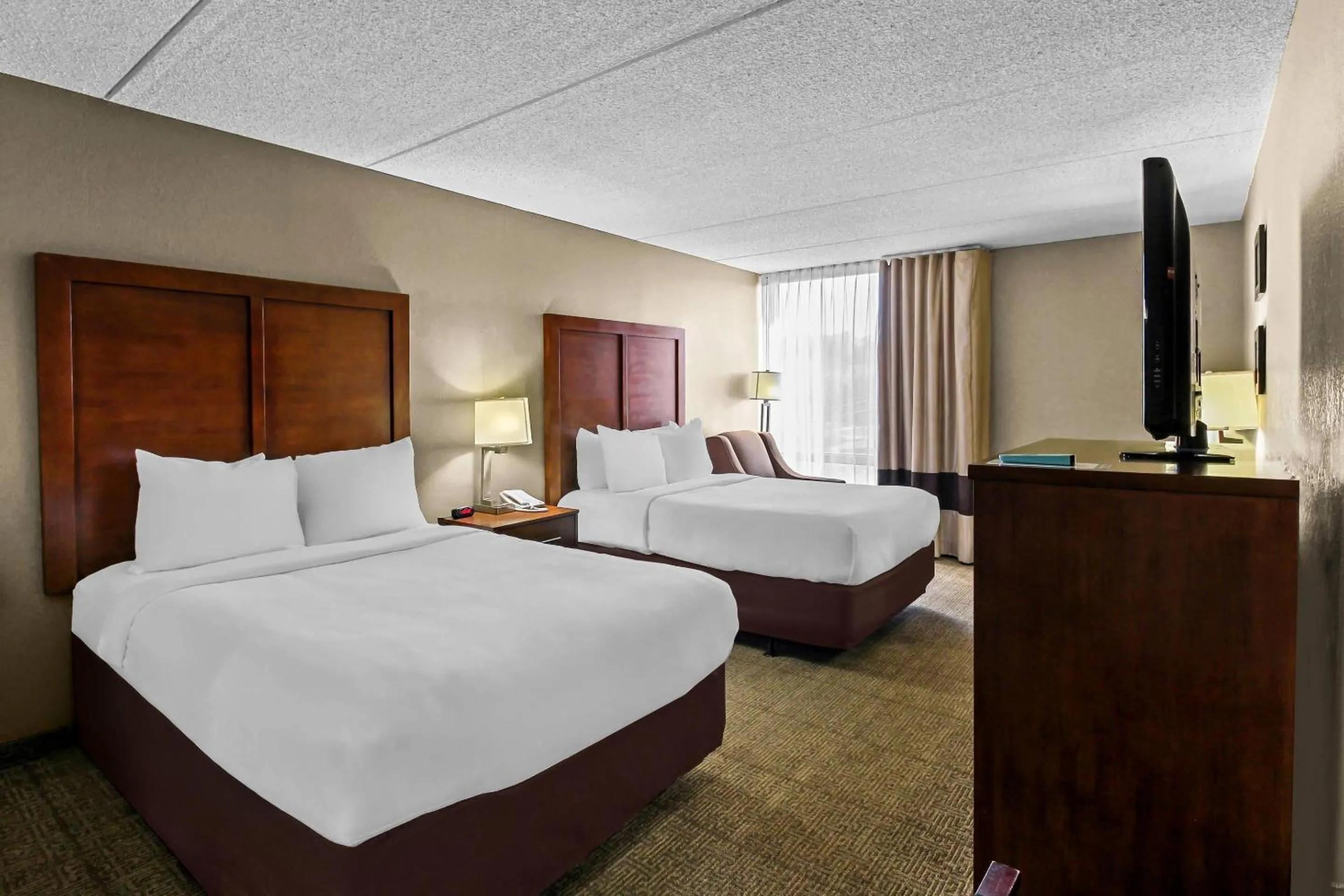 Bedroom, Bed in Comfort Inn Cranberry Twp