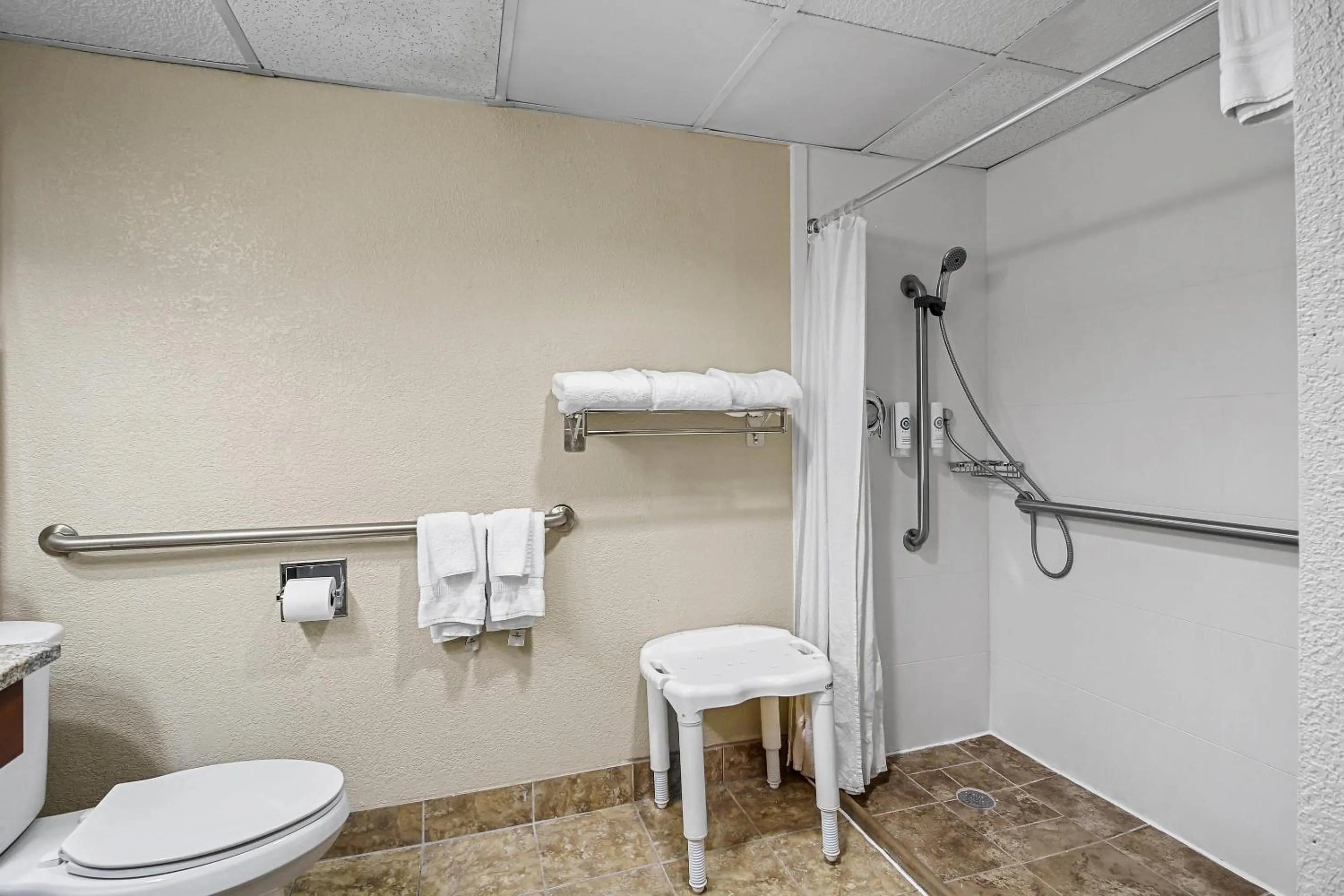 Bedroom in Comfort Inn Cranberry Twp