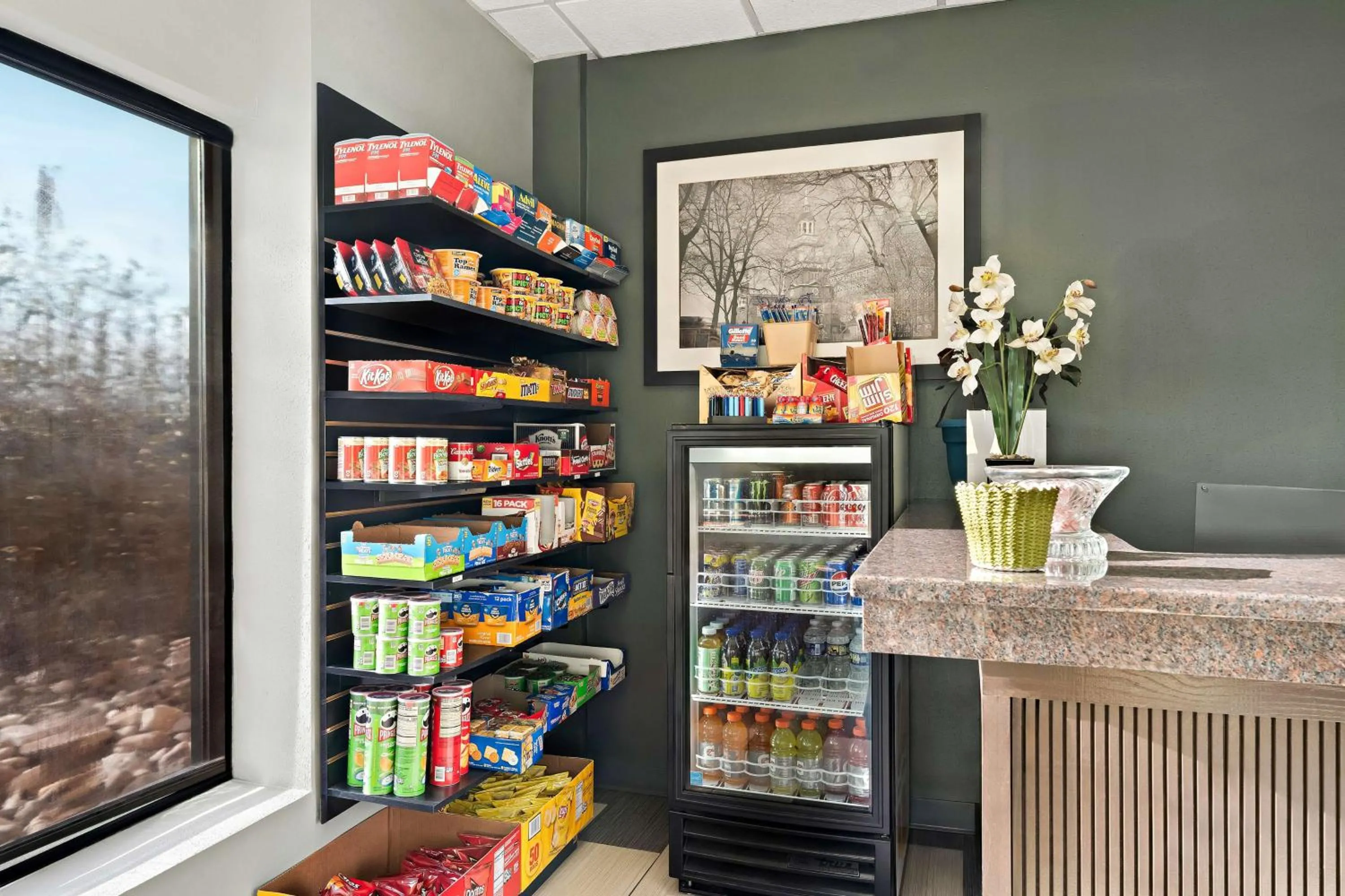 Food and drinks in Knights Inn Montgomeryville