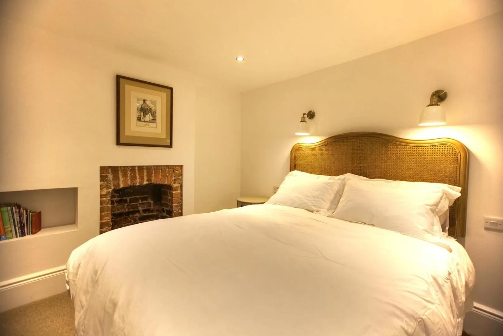 Bedroom, Bed in The Artists Retreat - Hastings