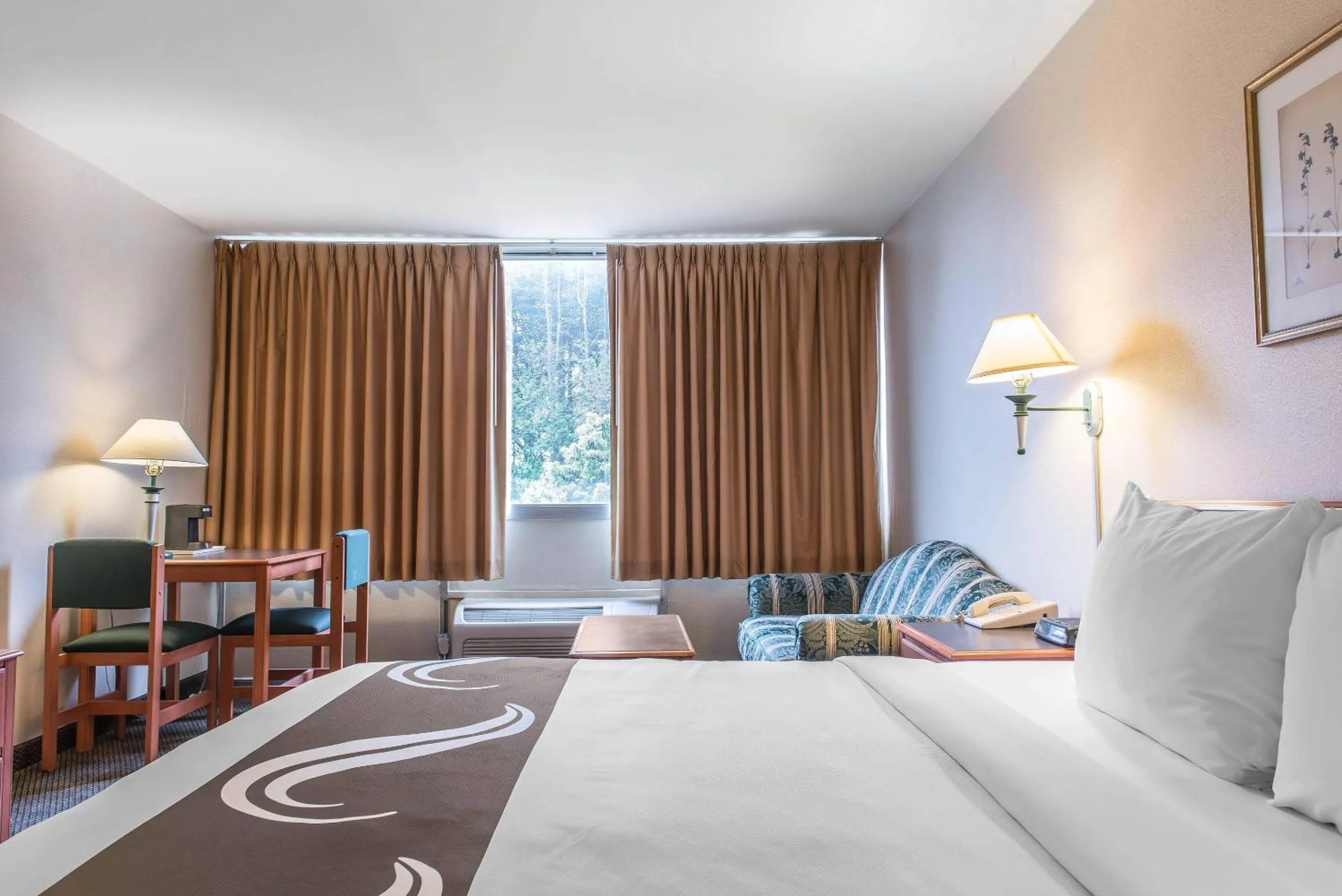 Bedroom, Bed in Quality Inn