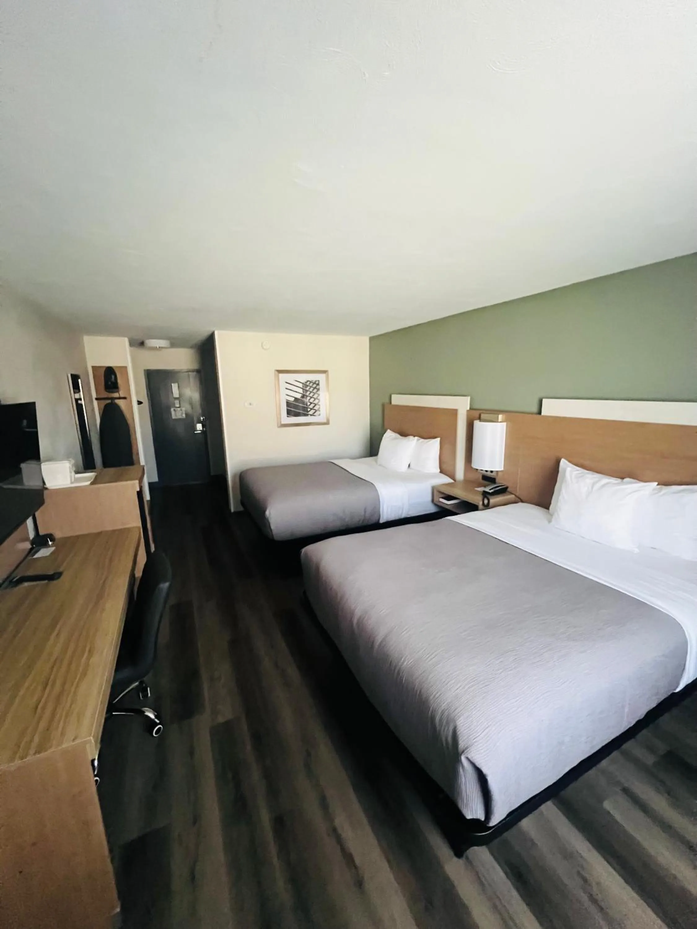 Bed in Quality Inn Hermitage South